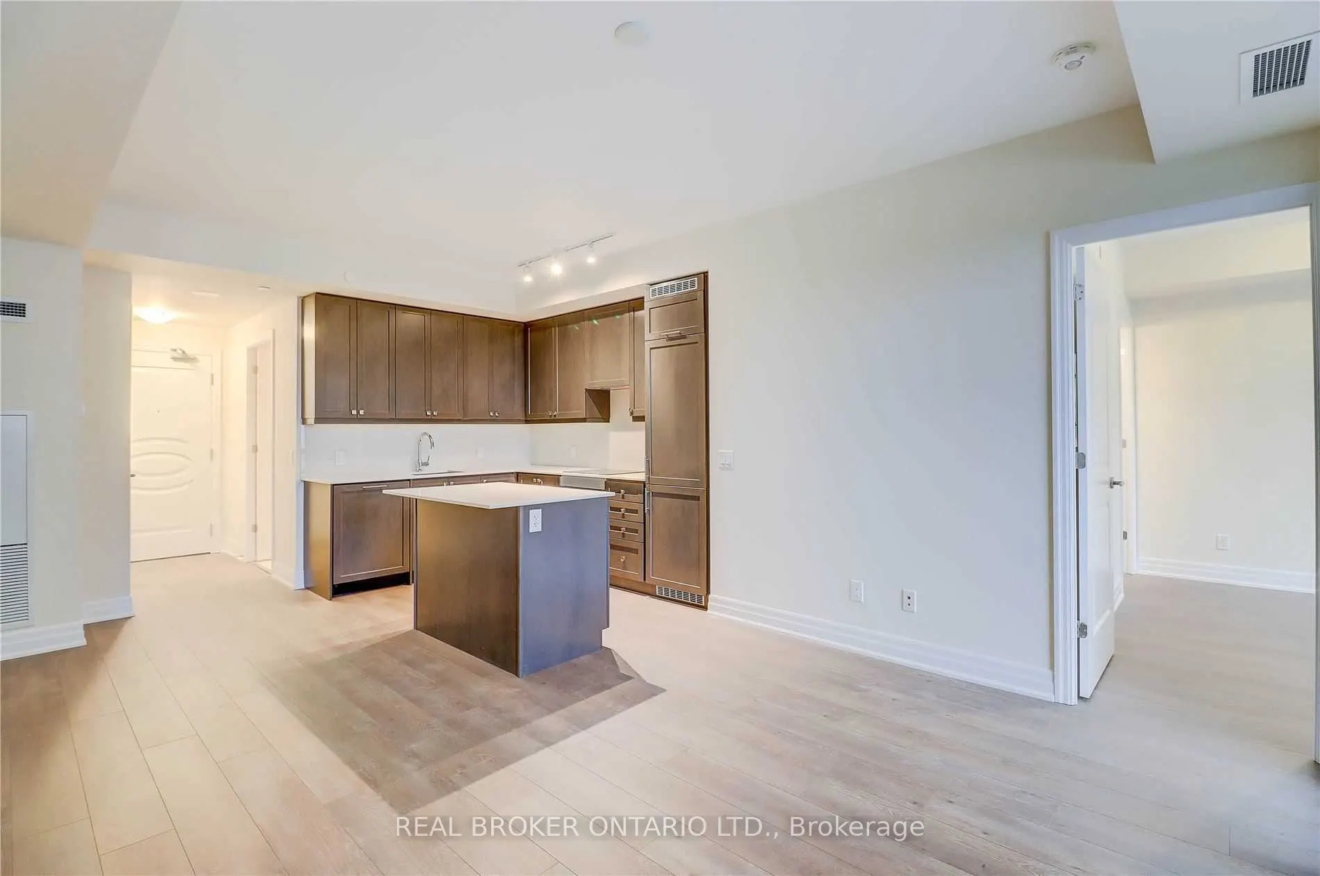 9075 Jane Street, #1110