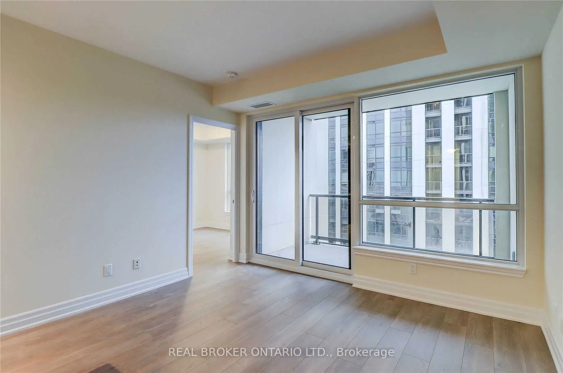 9075 Jane Street, #1110