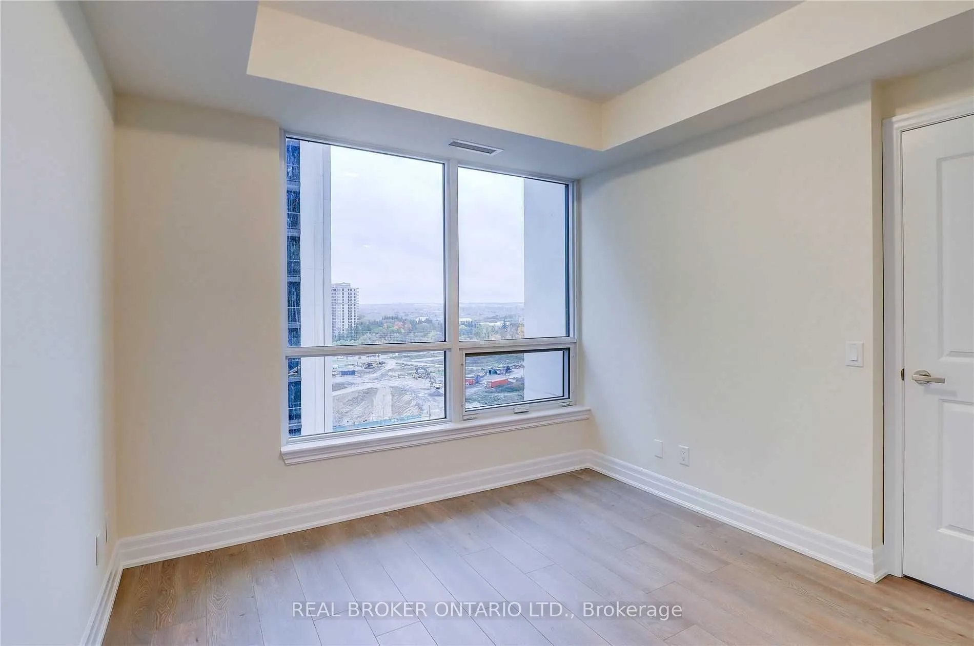 9075 Jane Street, #1110