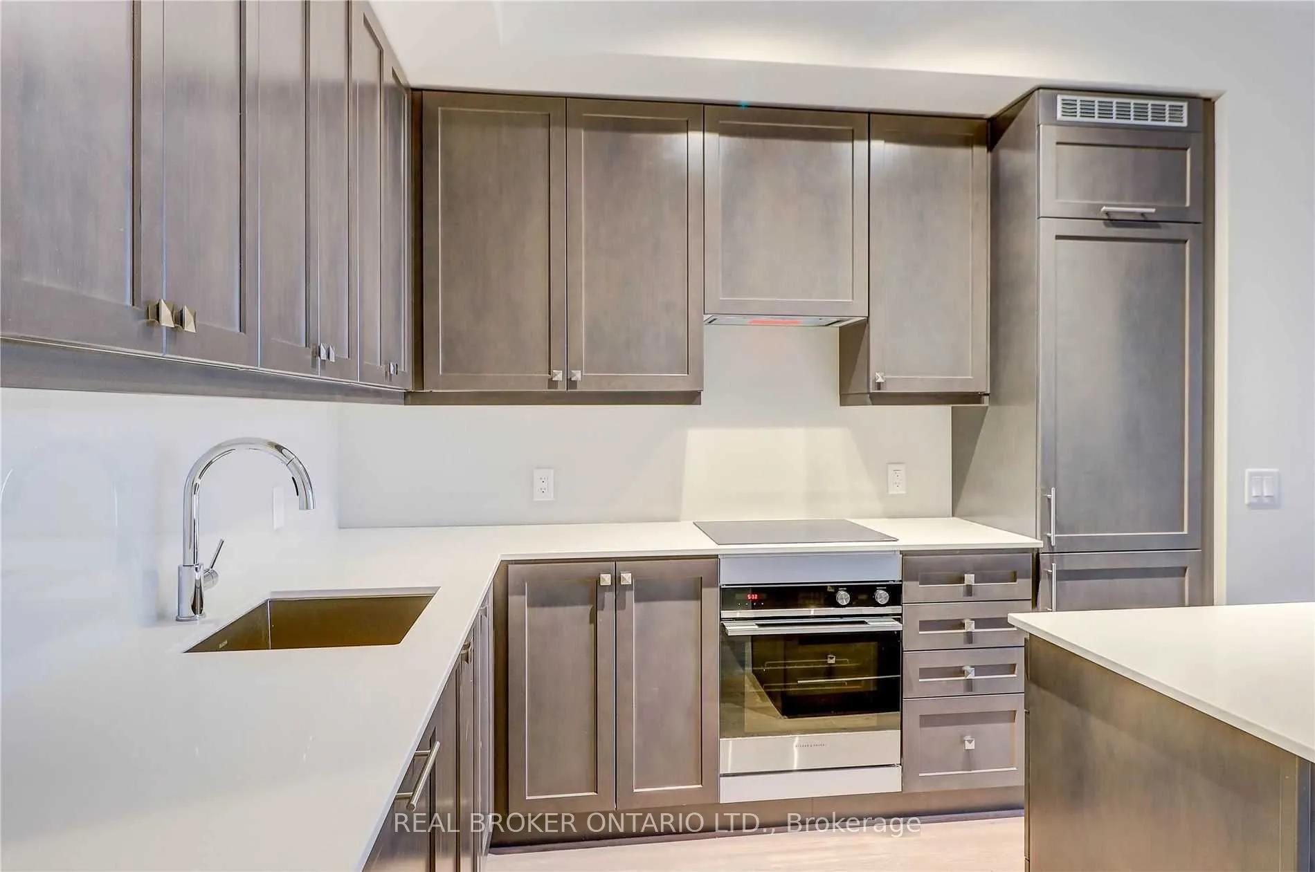 9075 Jane Street, #1110