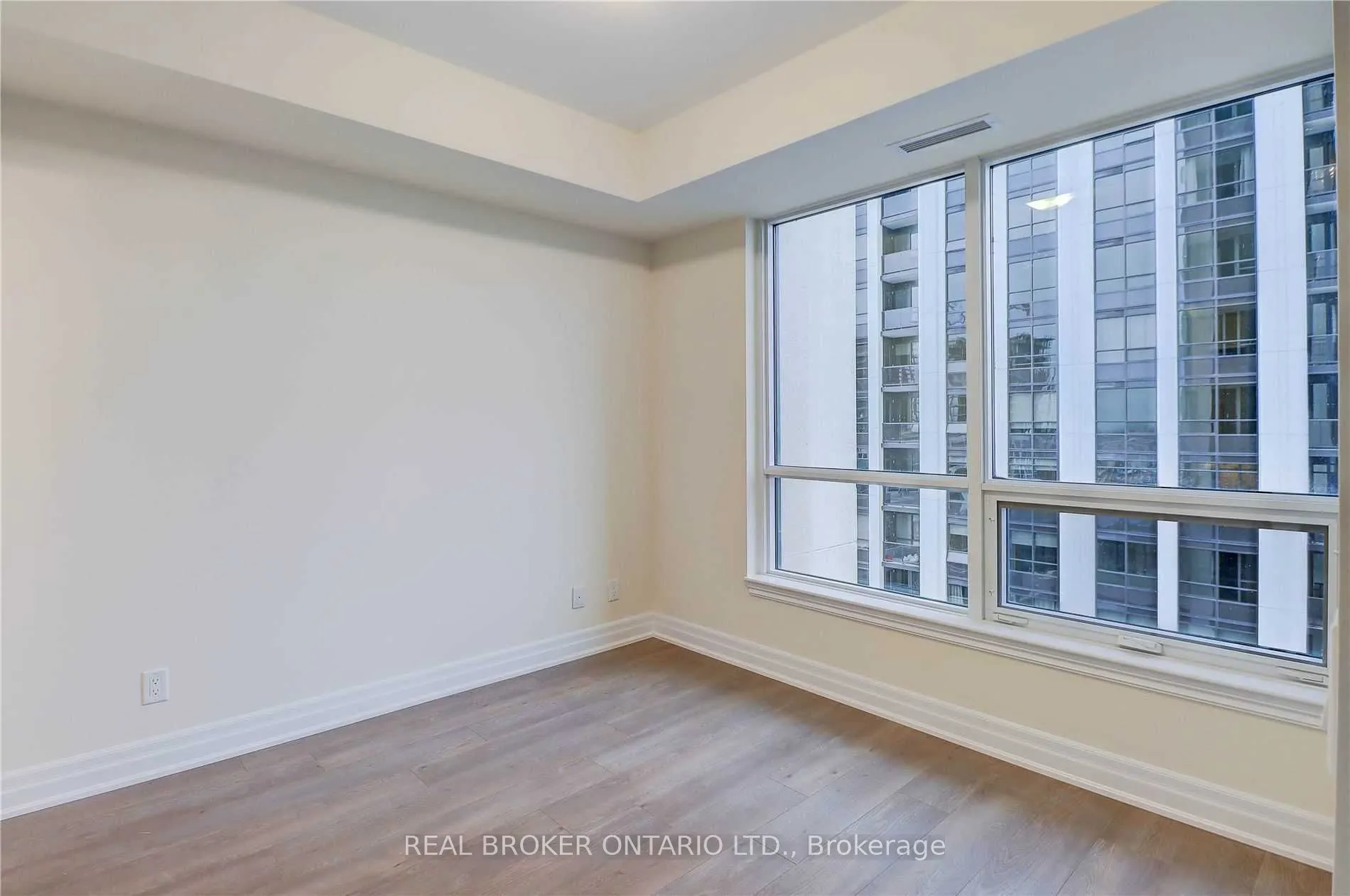 9075 Jane Street, #1110