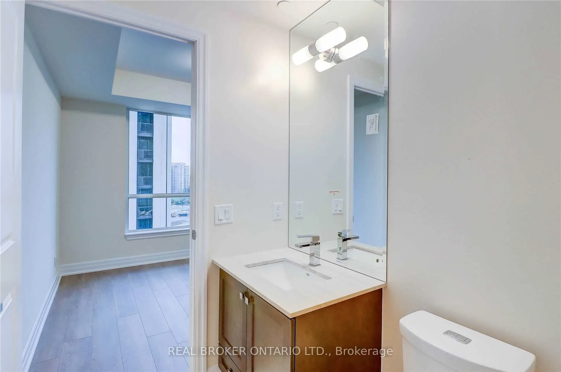9075 Jane Street, #1110