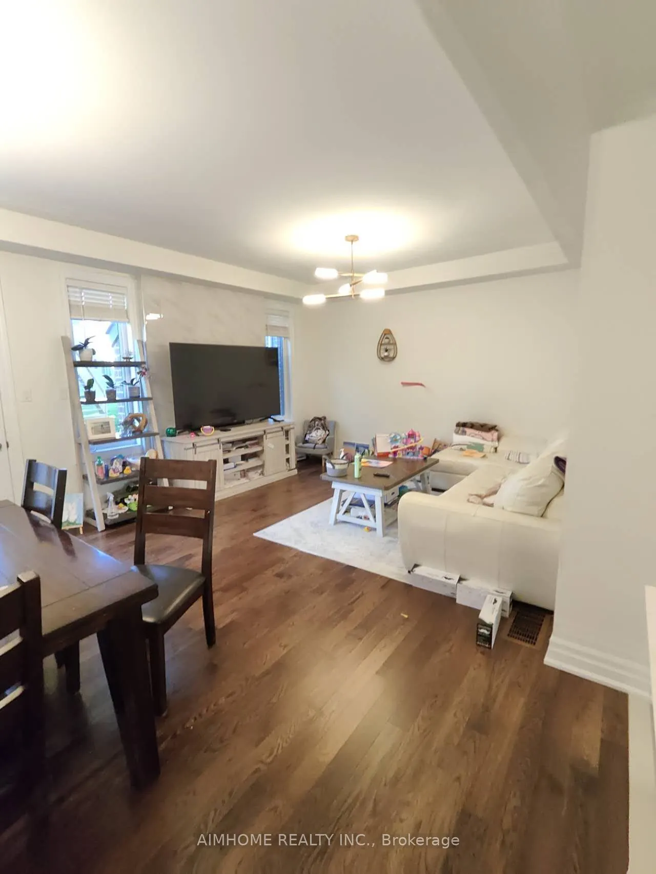 26 Navitas Crescent
