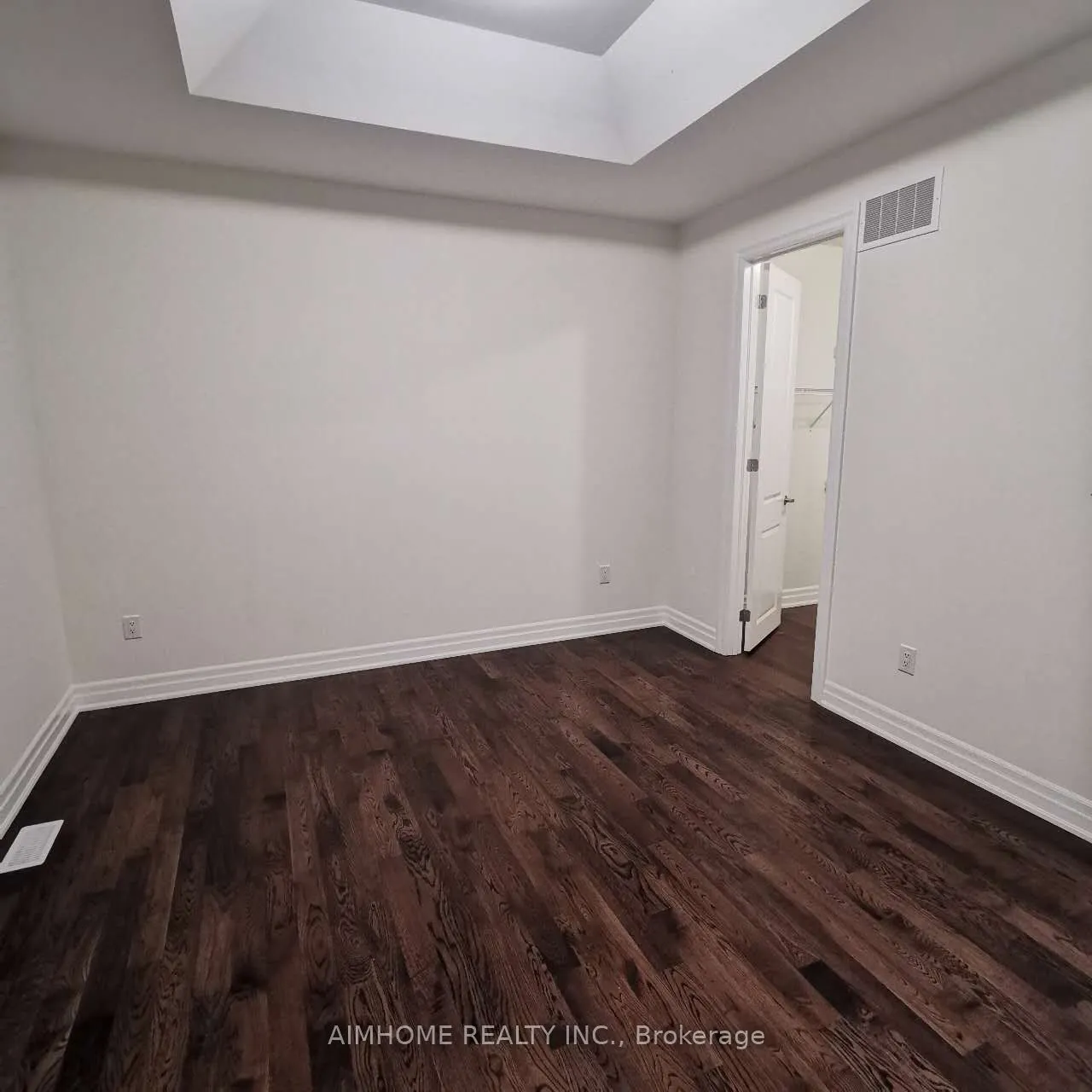 26 Navitas Crescent