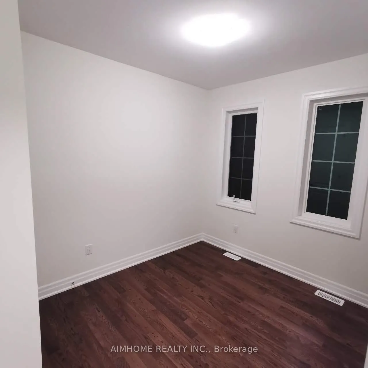 26 Navitas Crescent