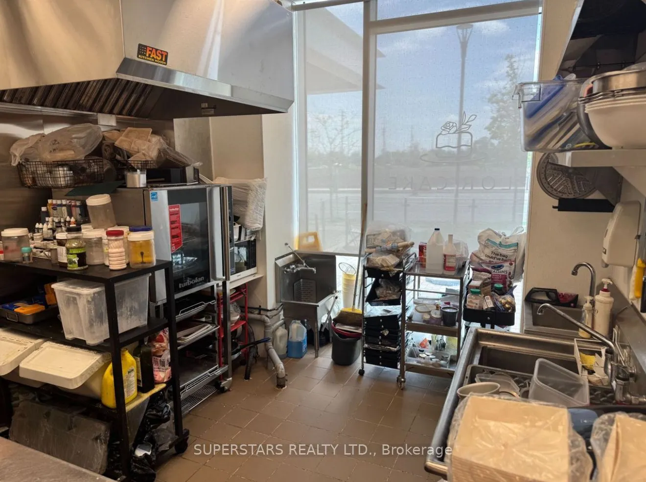 9390 Woodbine Avenue, #1CF6