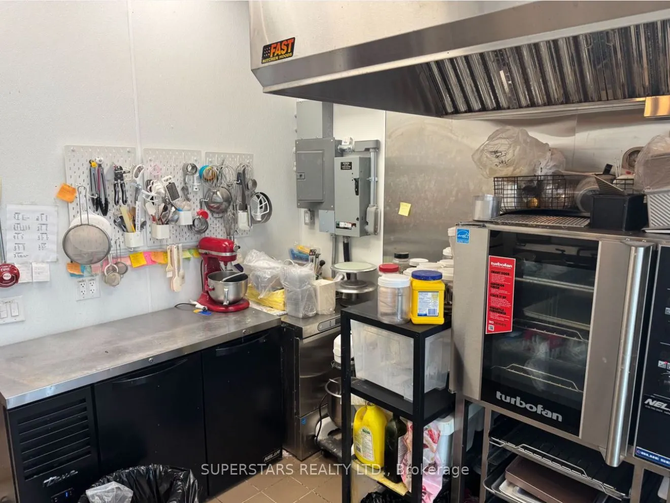 9390 Woodbine Avenue, #1CF6