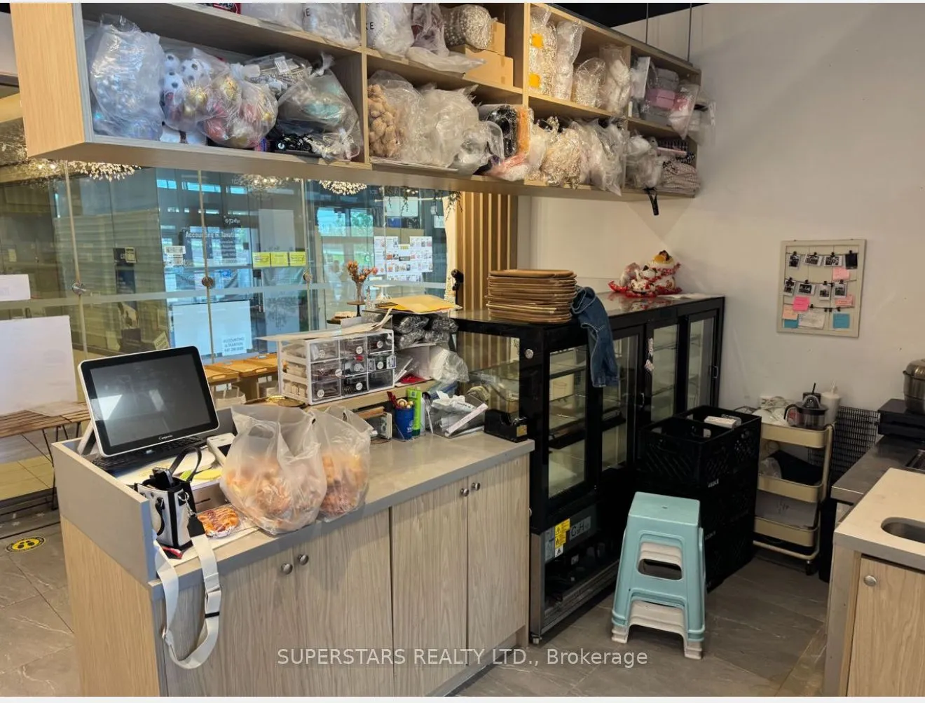 9390 Woodbine Avenue, #1CF6