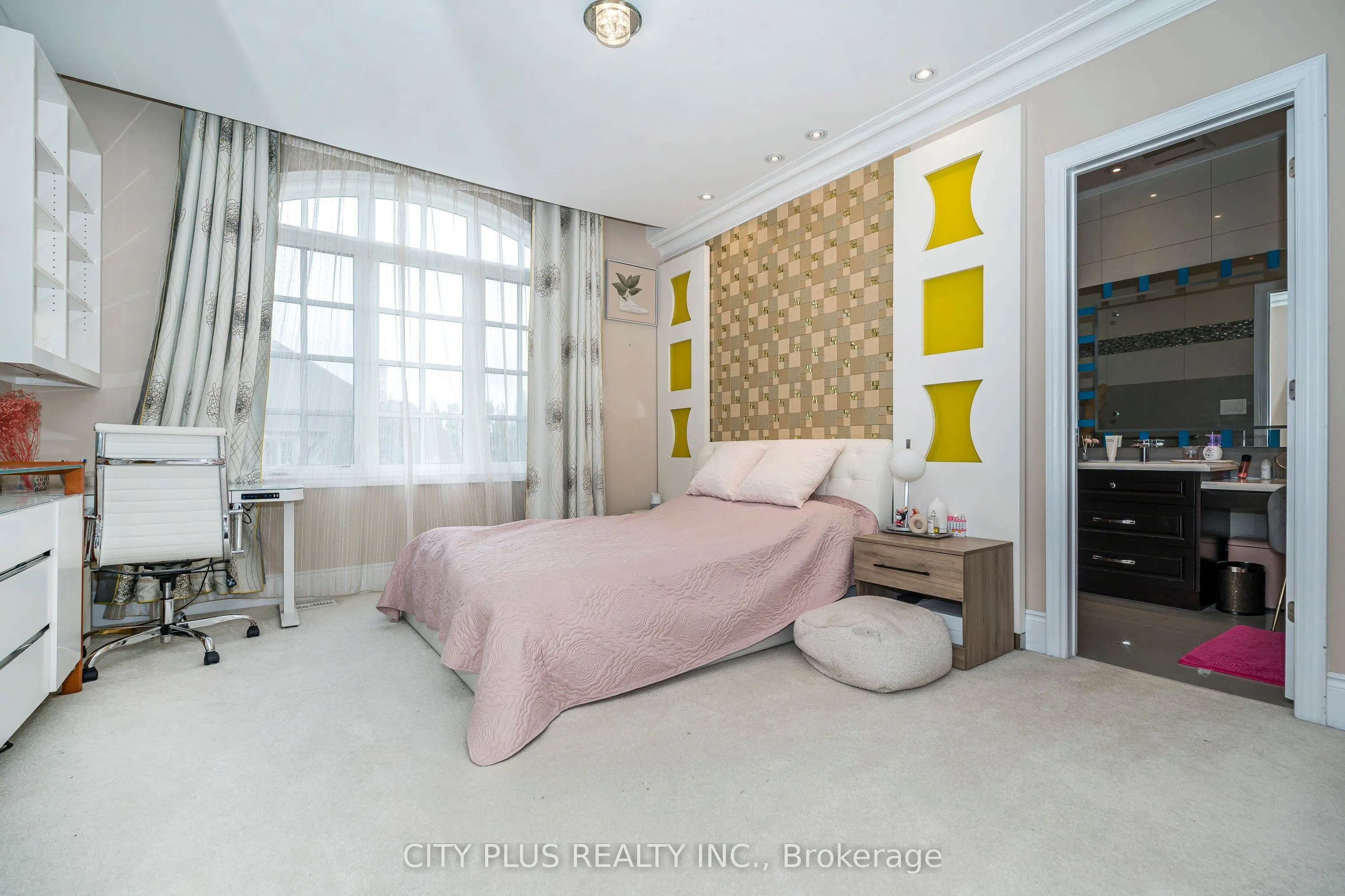 19 Royal County Down Crescent