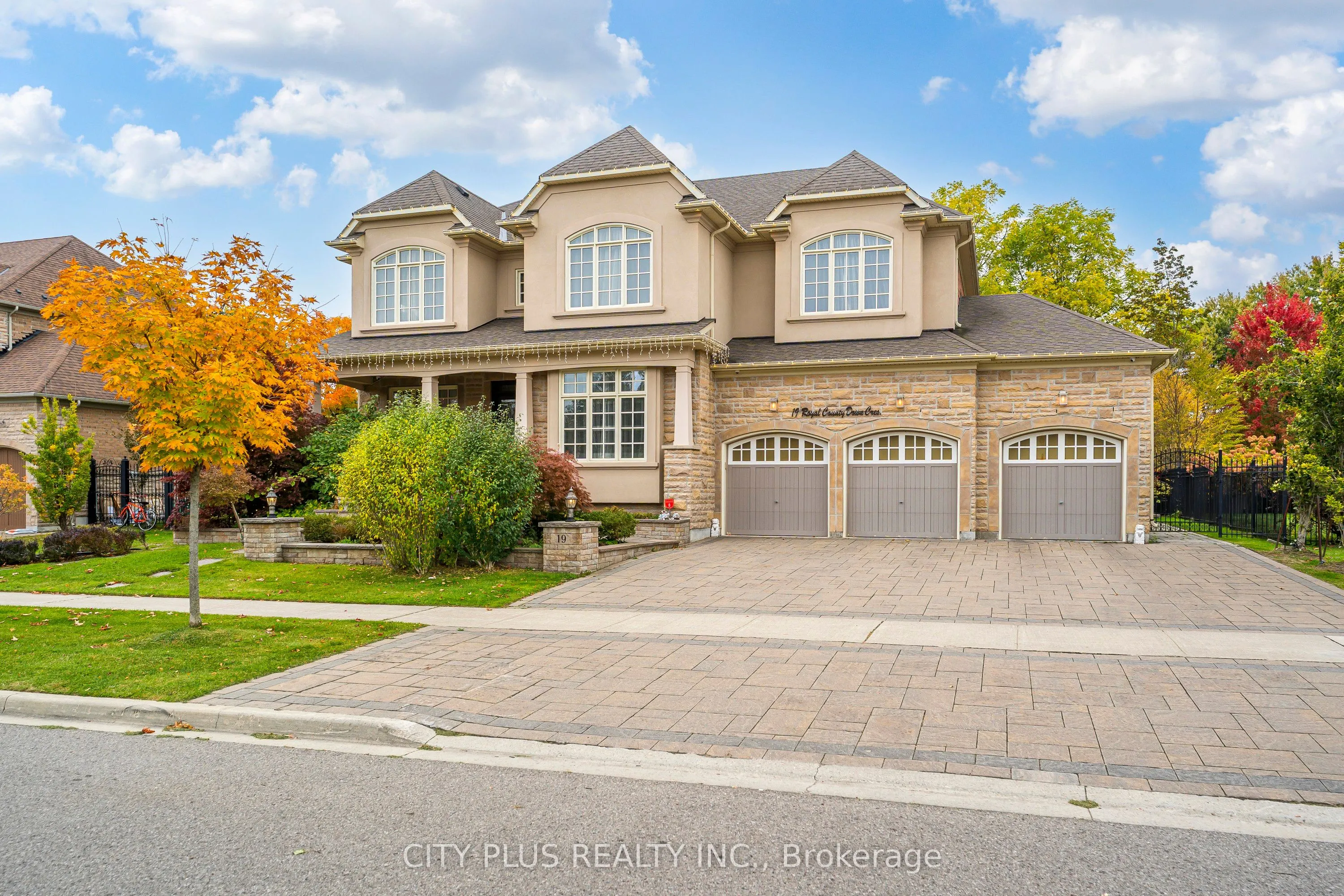19 Royal County Down Crescent