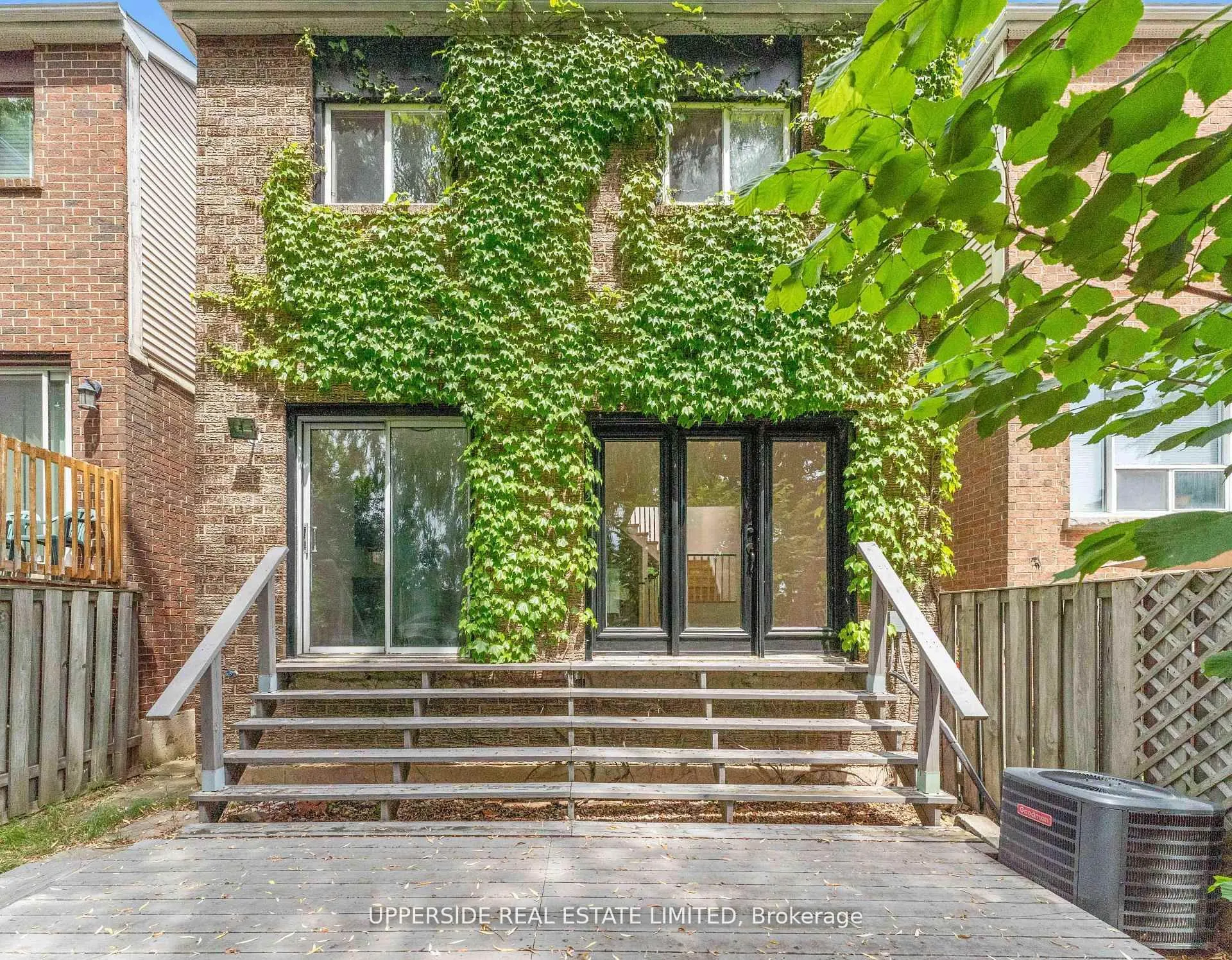 55 Thornbury Circle