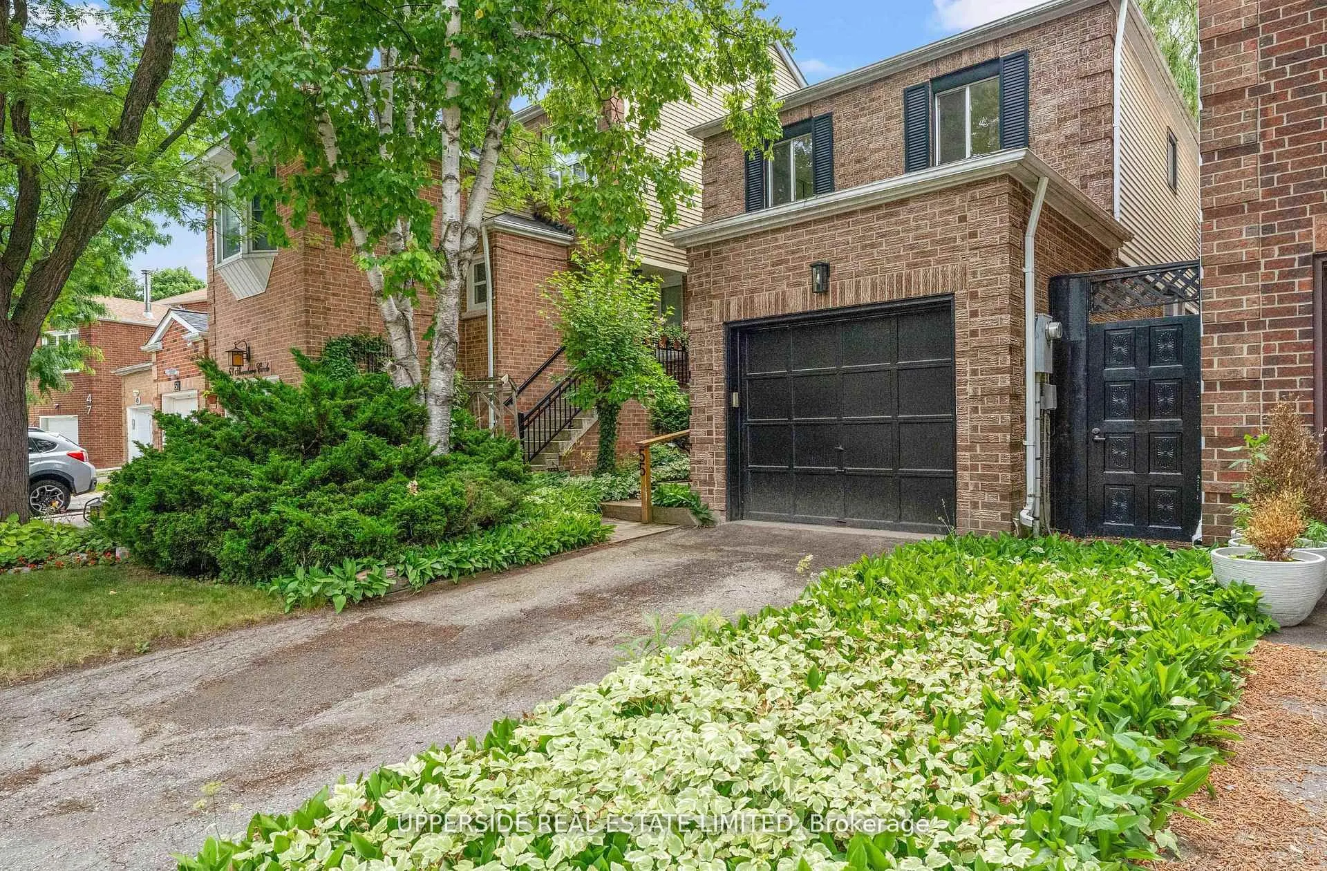 55 Thornbury Circle