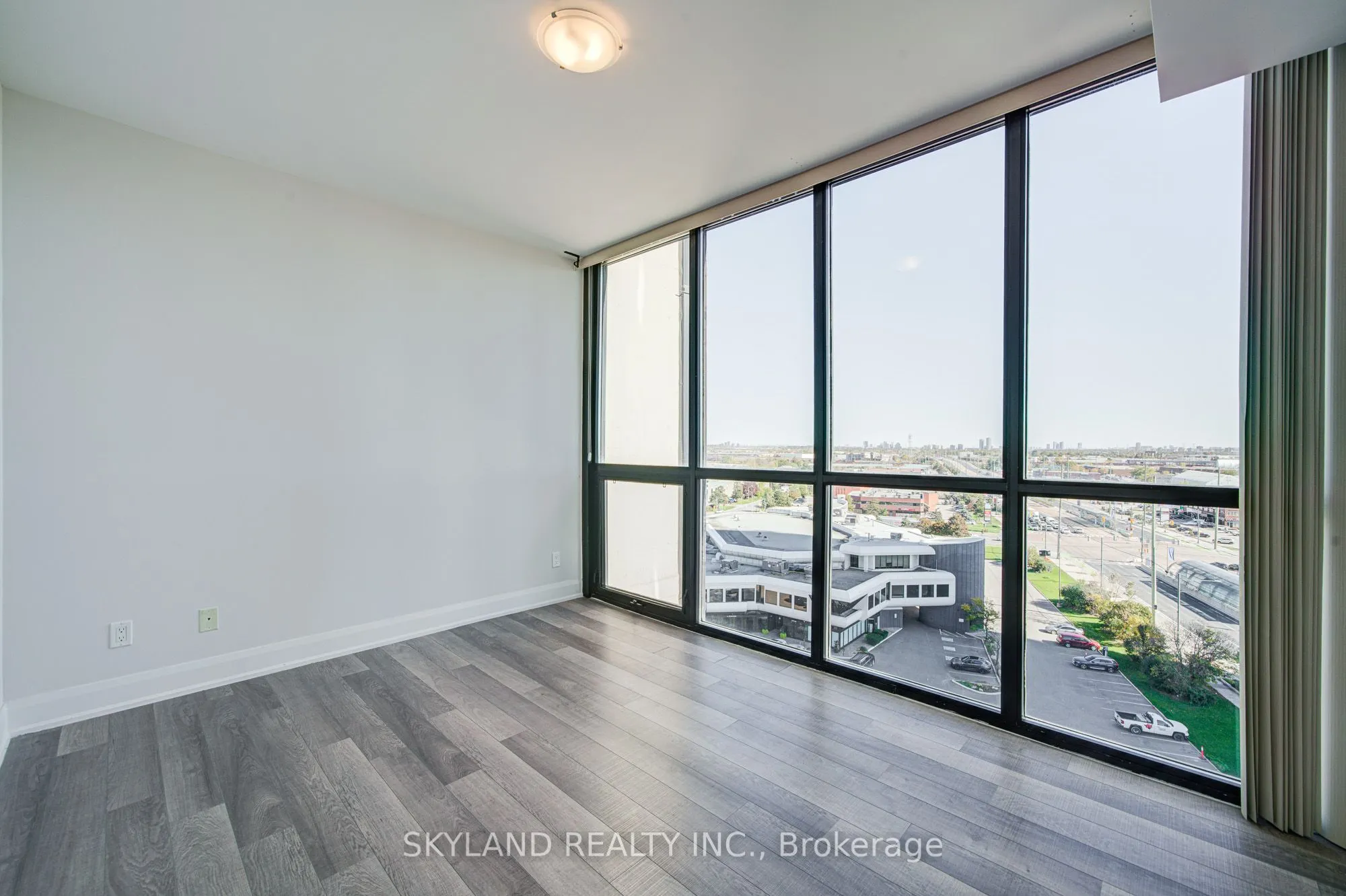 2900 Highway 7 Road, #903