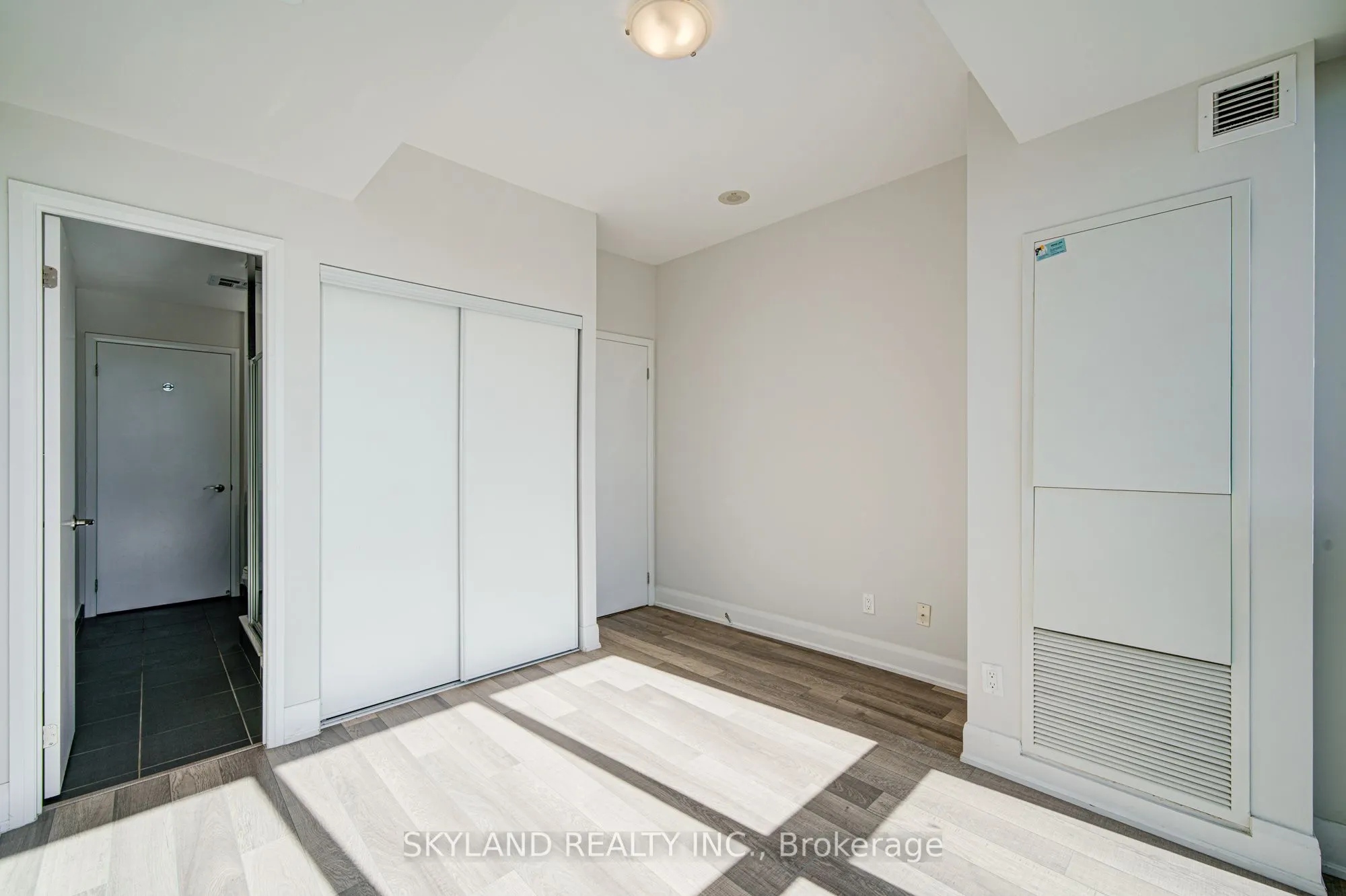 2900 Highway 7 Road, #903