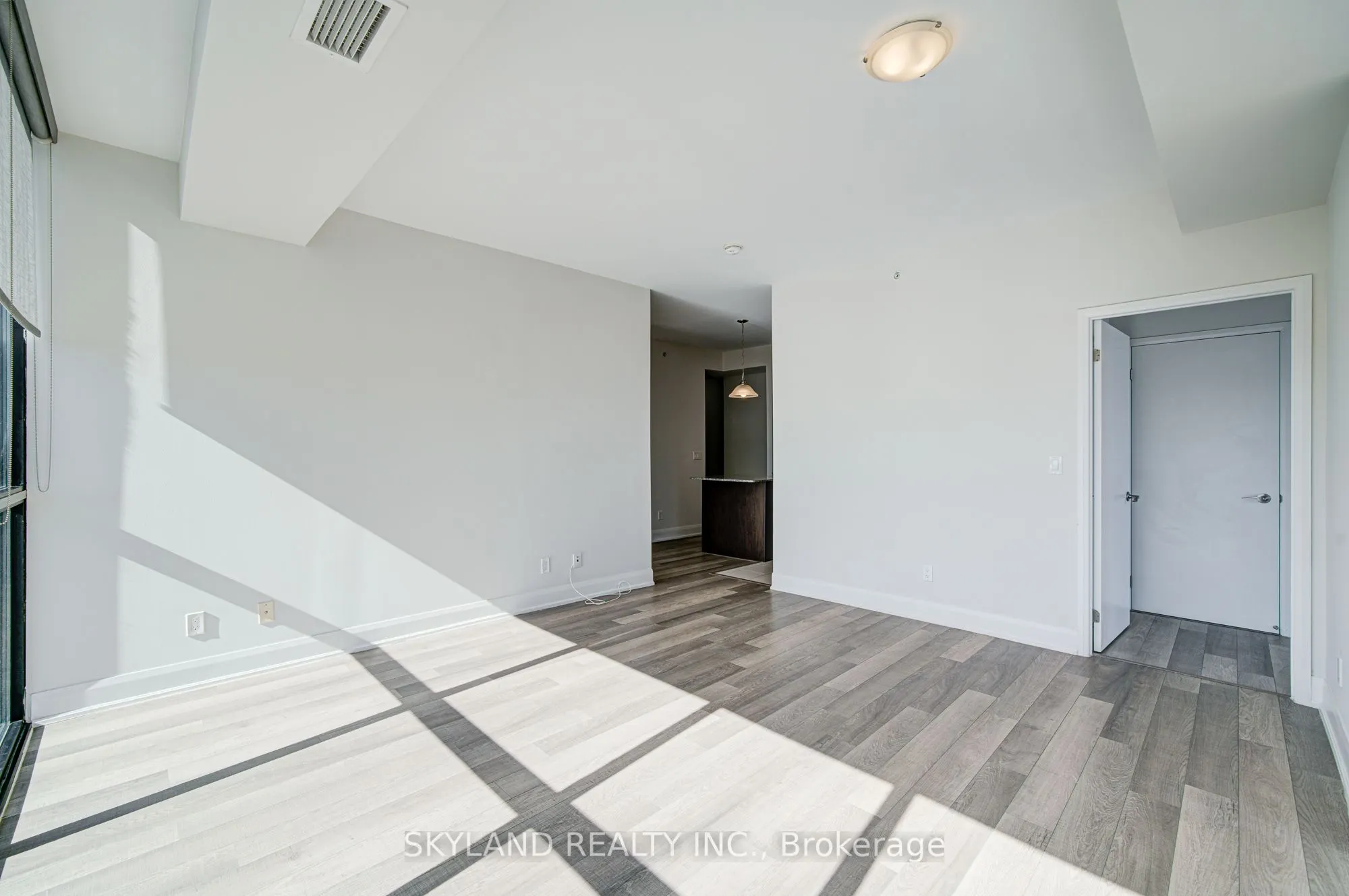2900 Highway 7 Road, #903