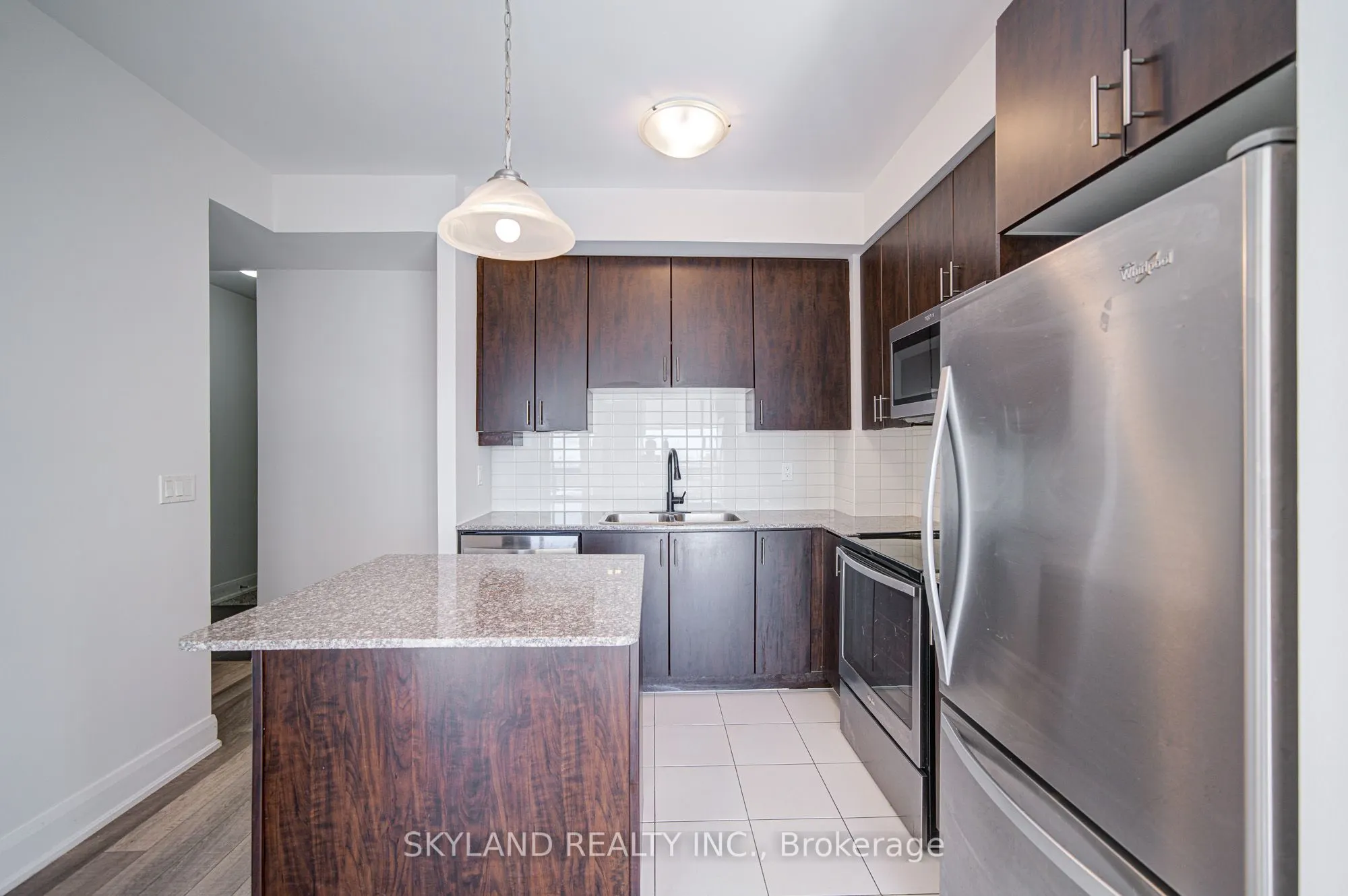2900 Highway 7 Road, #903