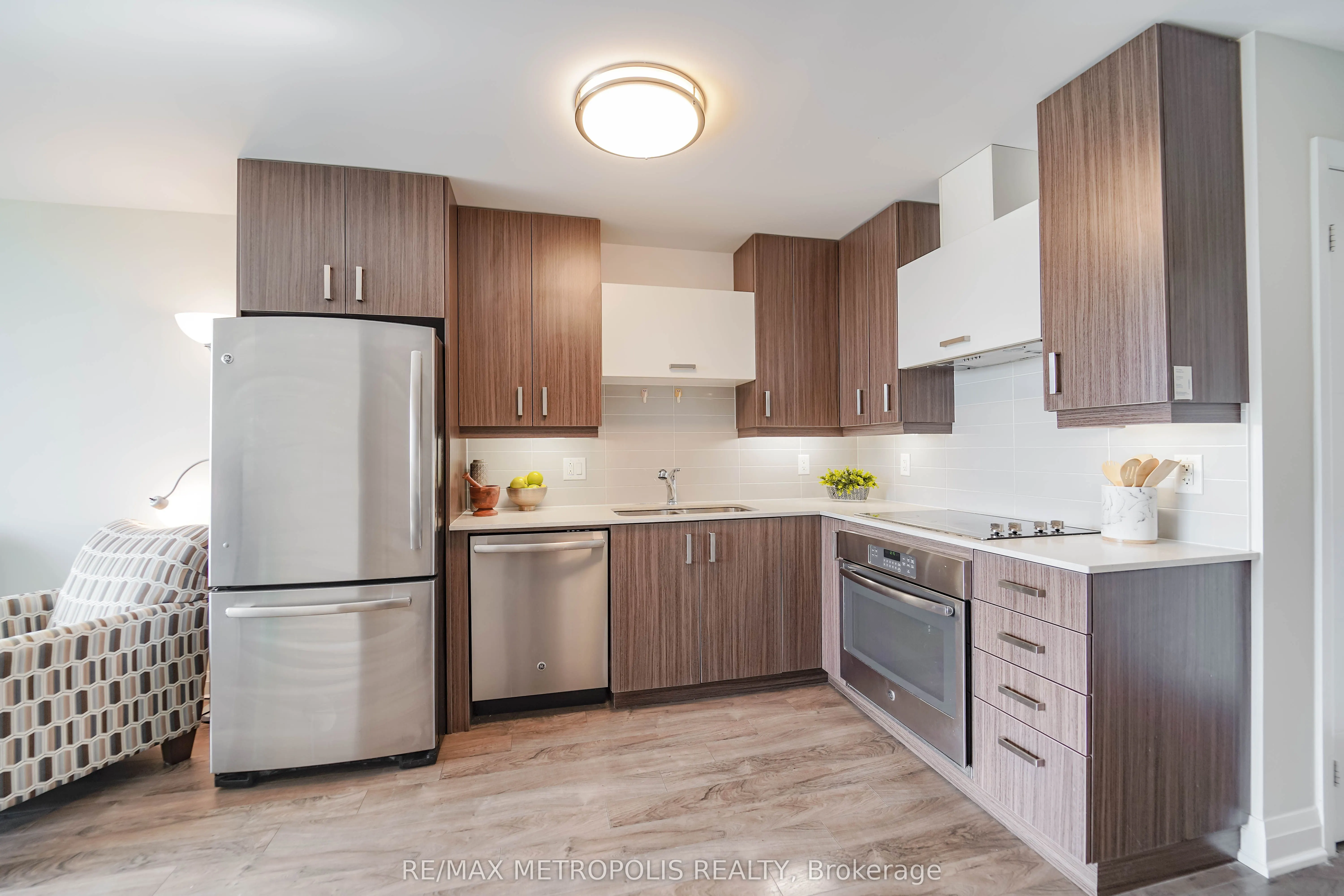 18 Uptown Drive, #819