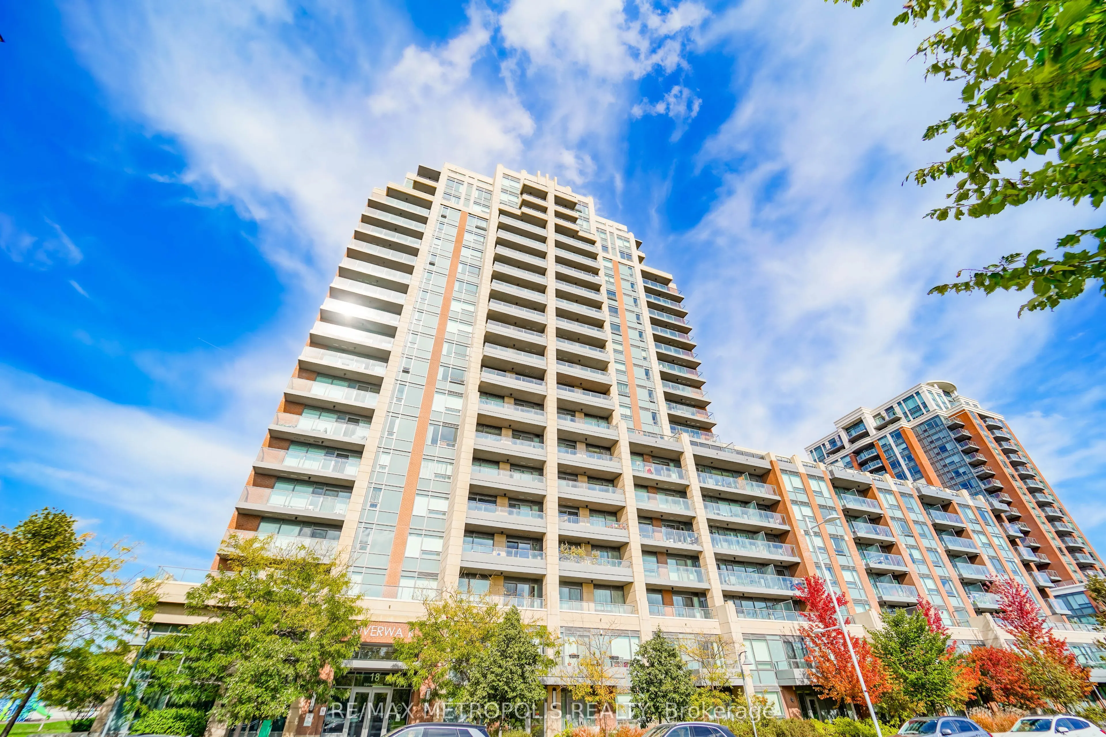 18 Uptown Drive, #819