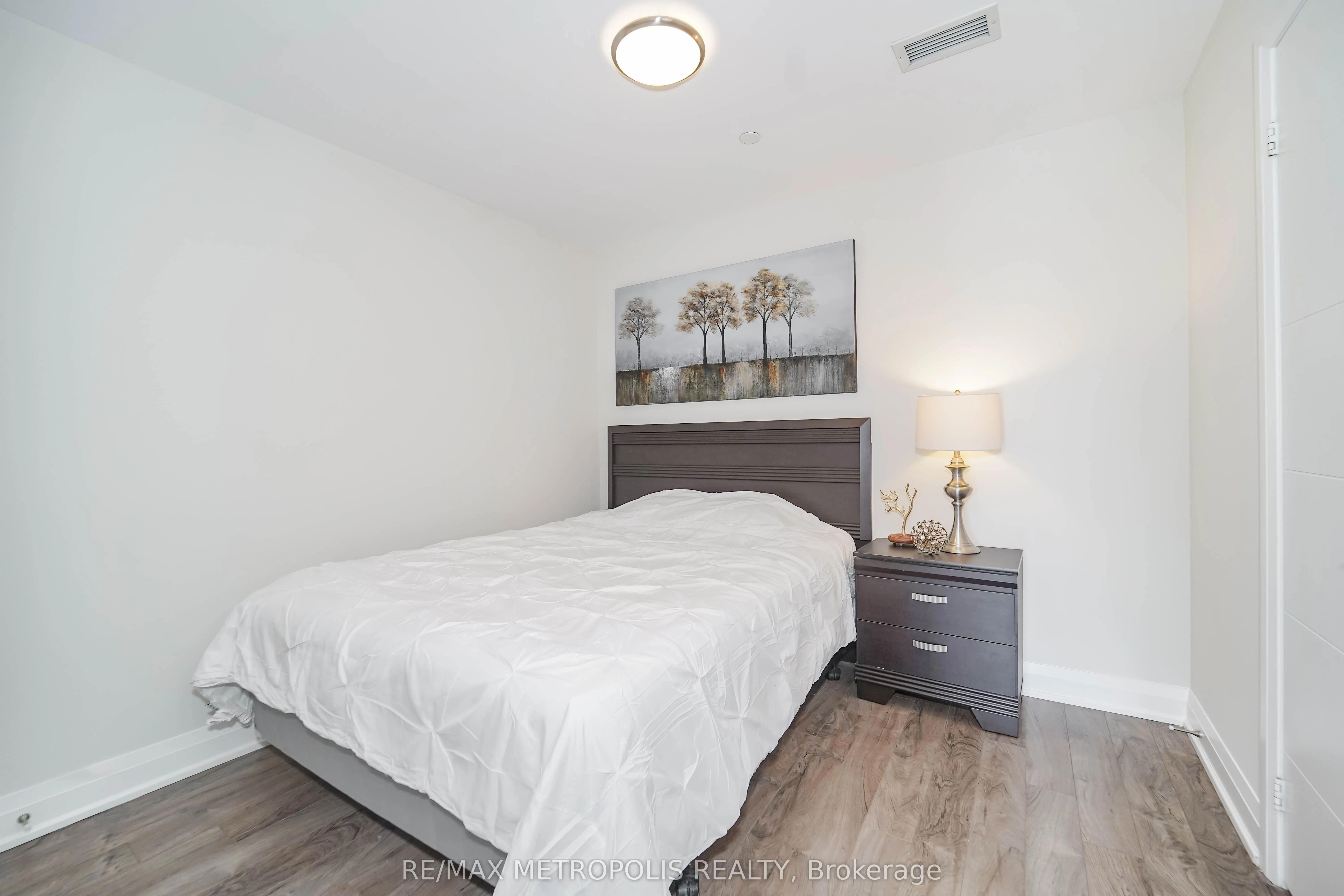 18 Uptown Drive, #819