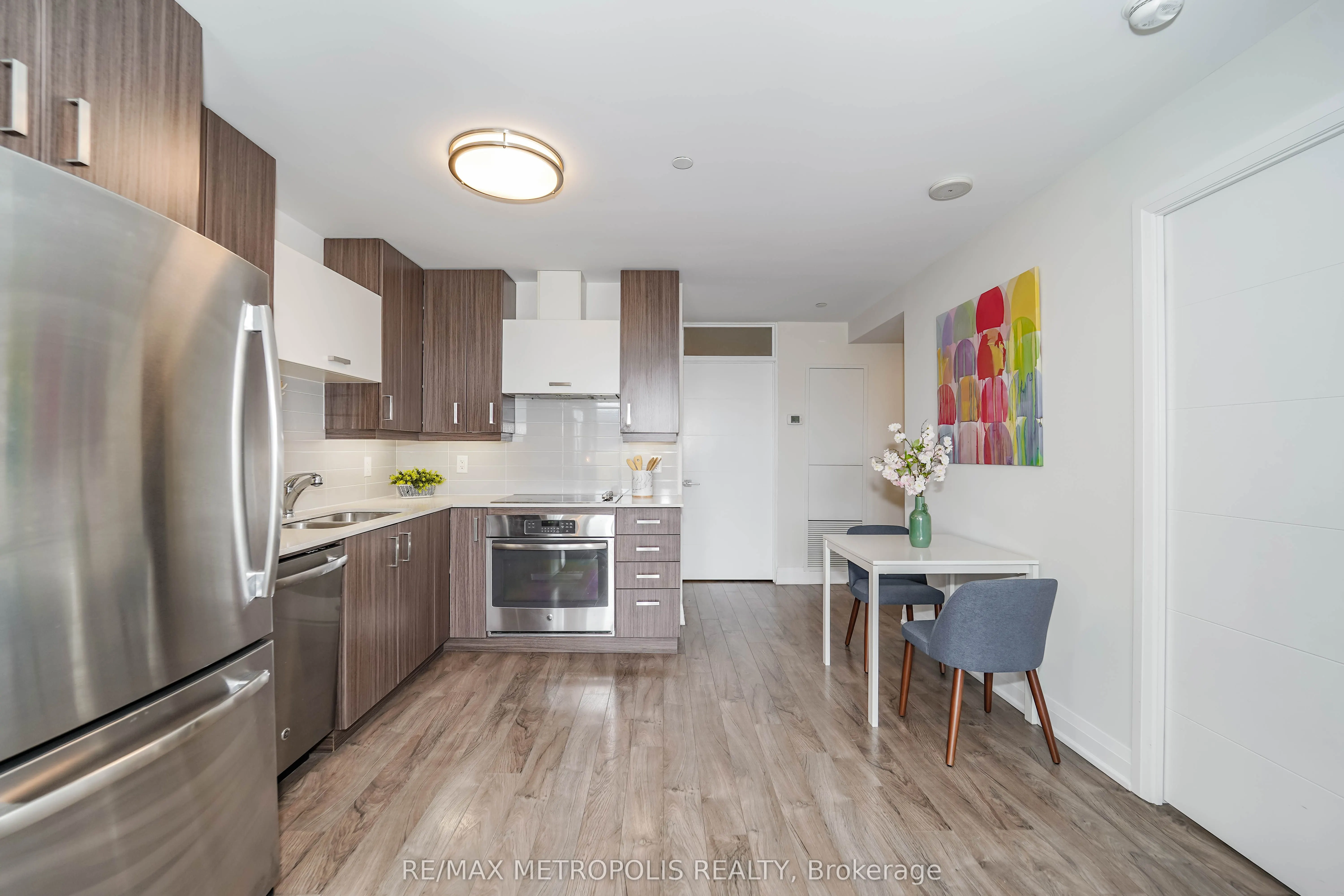 18 Uptown Drive, #819
