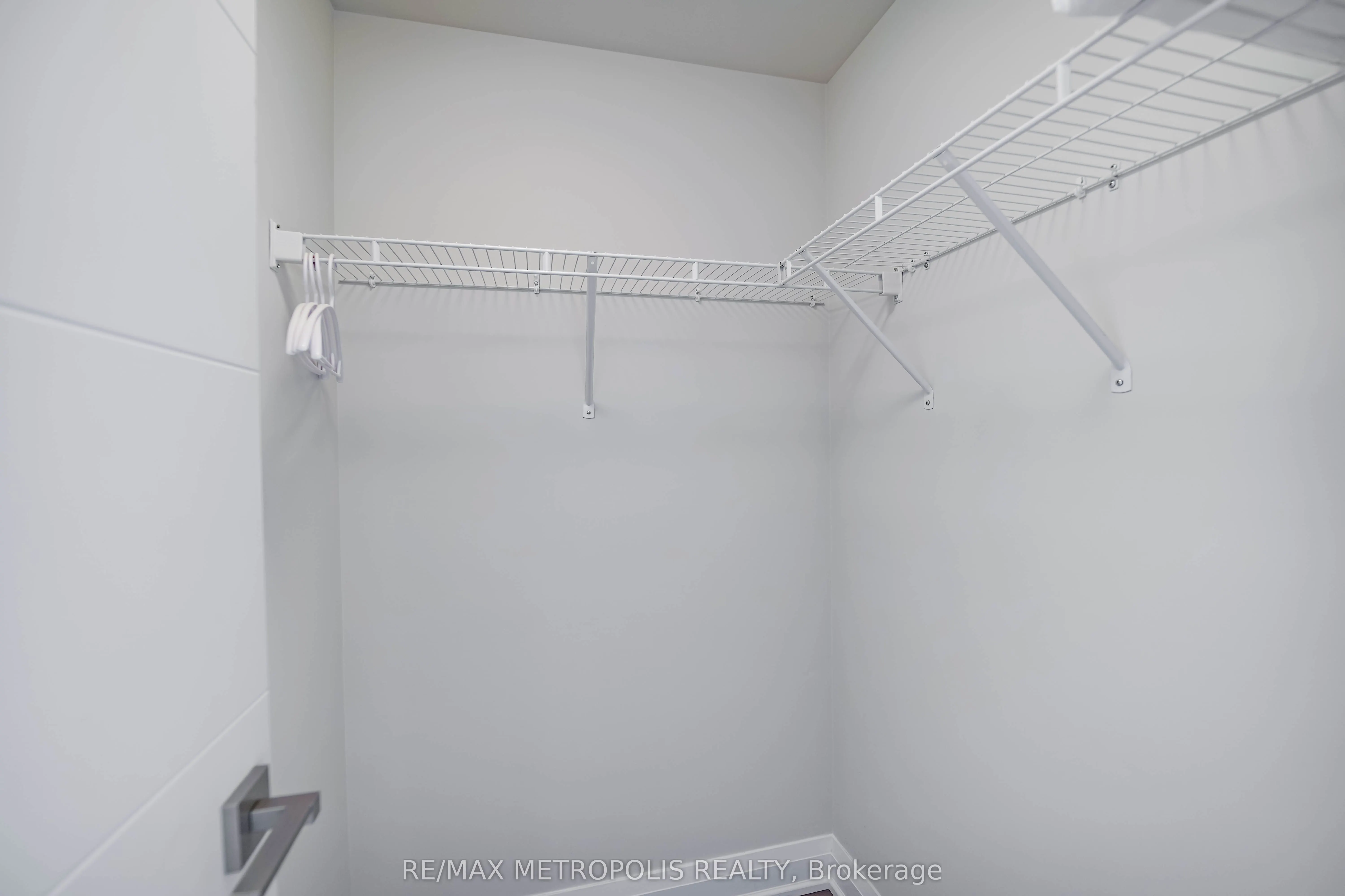 18 Uptown Drive, #819