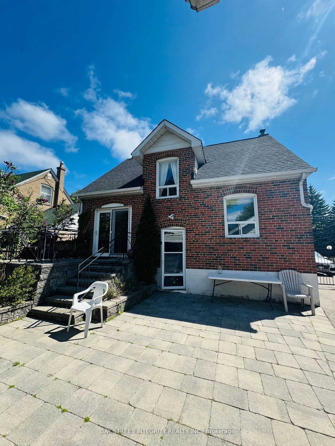 120 Lawrence Avenue
