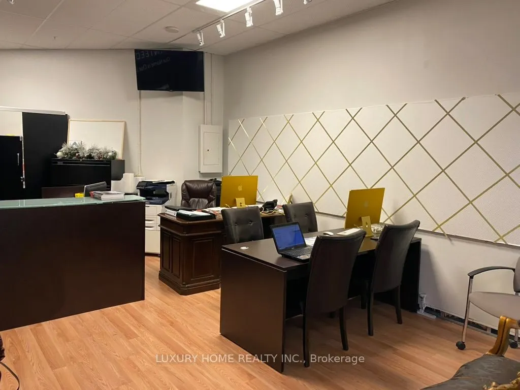 7163 YONGE Street, #216