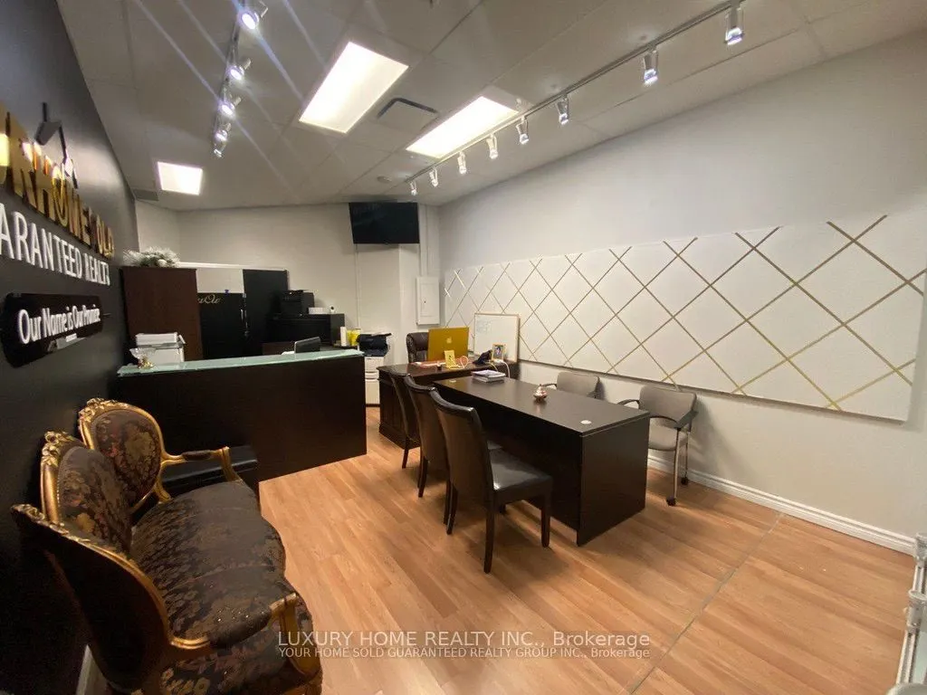 7163 YONGE Street, #216