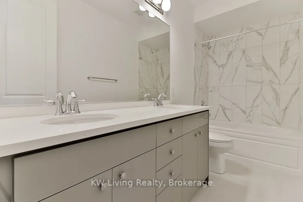 20 Berczy Manor Crescent