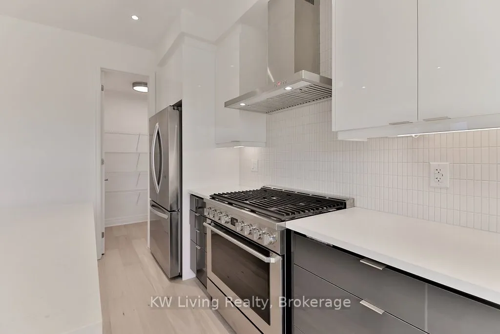 20 Berczy Manor Crescent