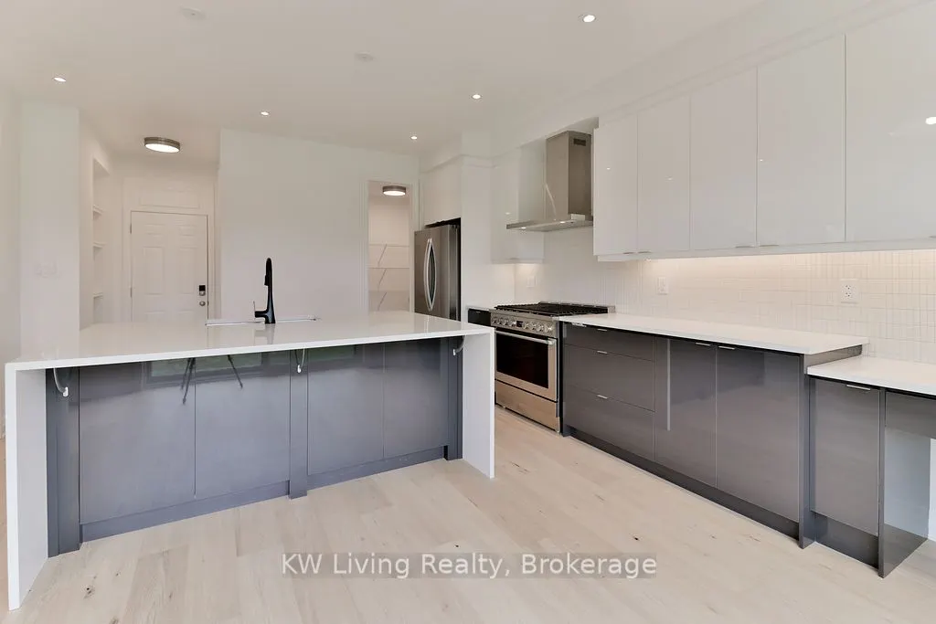 20 Berczy Manor Crescent