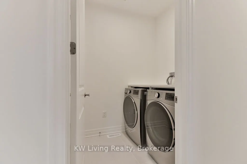 20 Berczy Manor Crescent