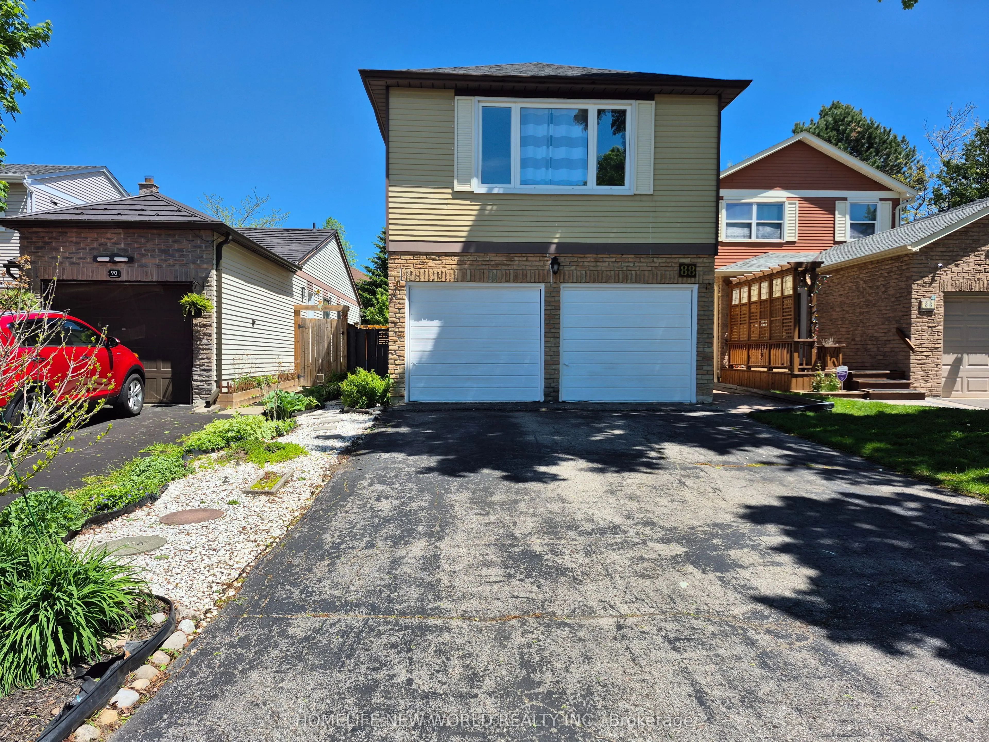 88 Madsen Crescent