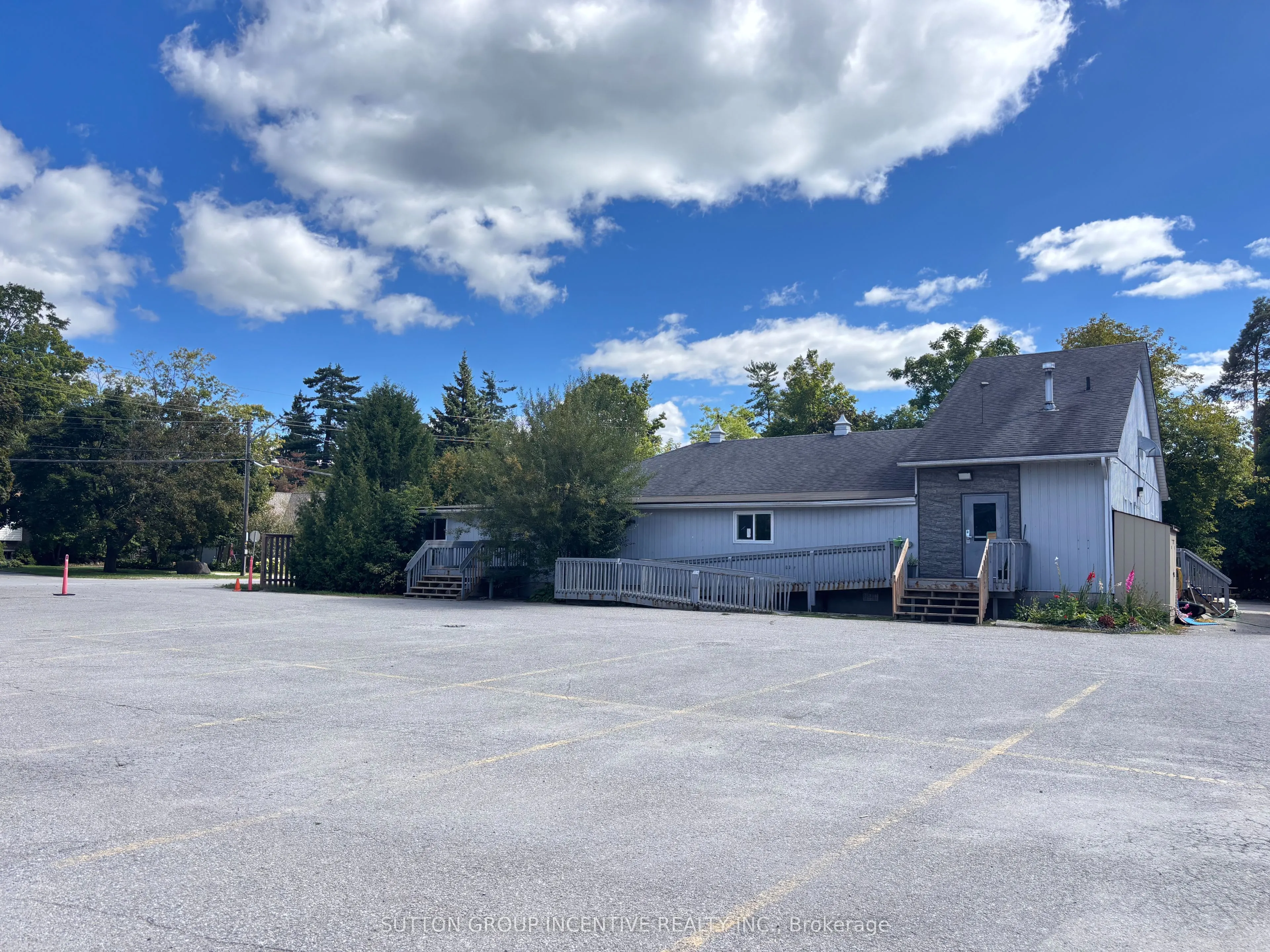 2044 25 Side Road