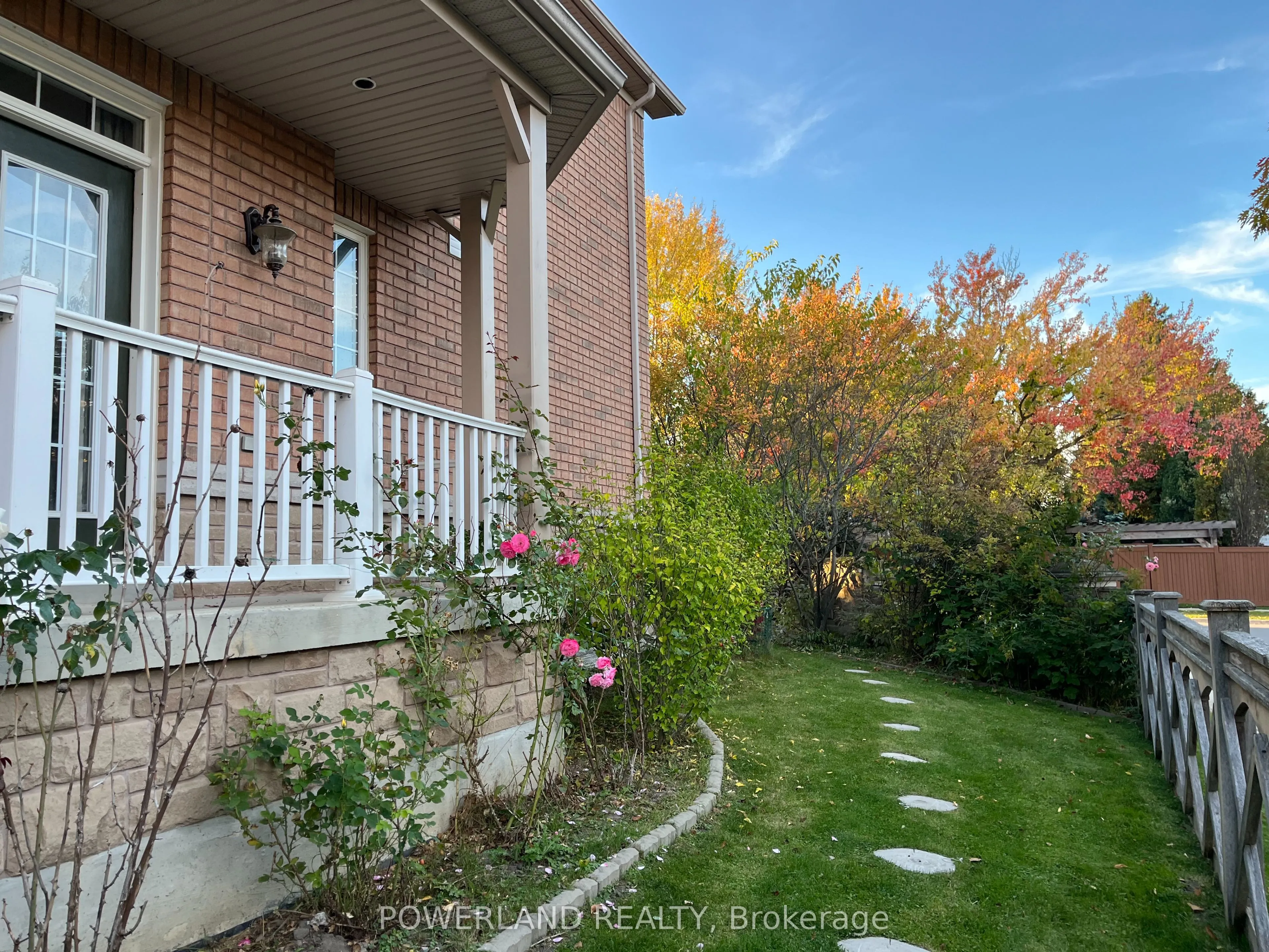 249 Kennedy Street W
