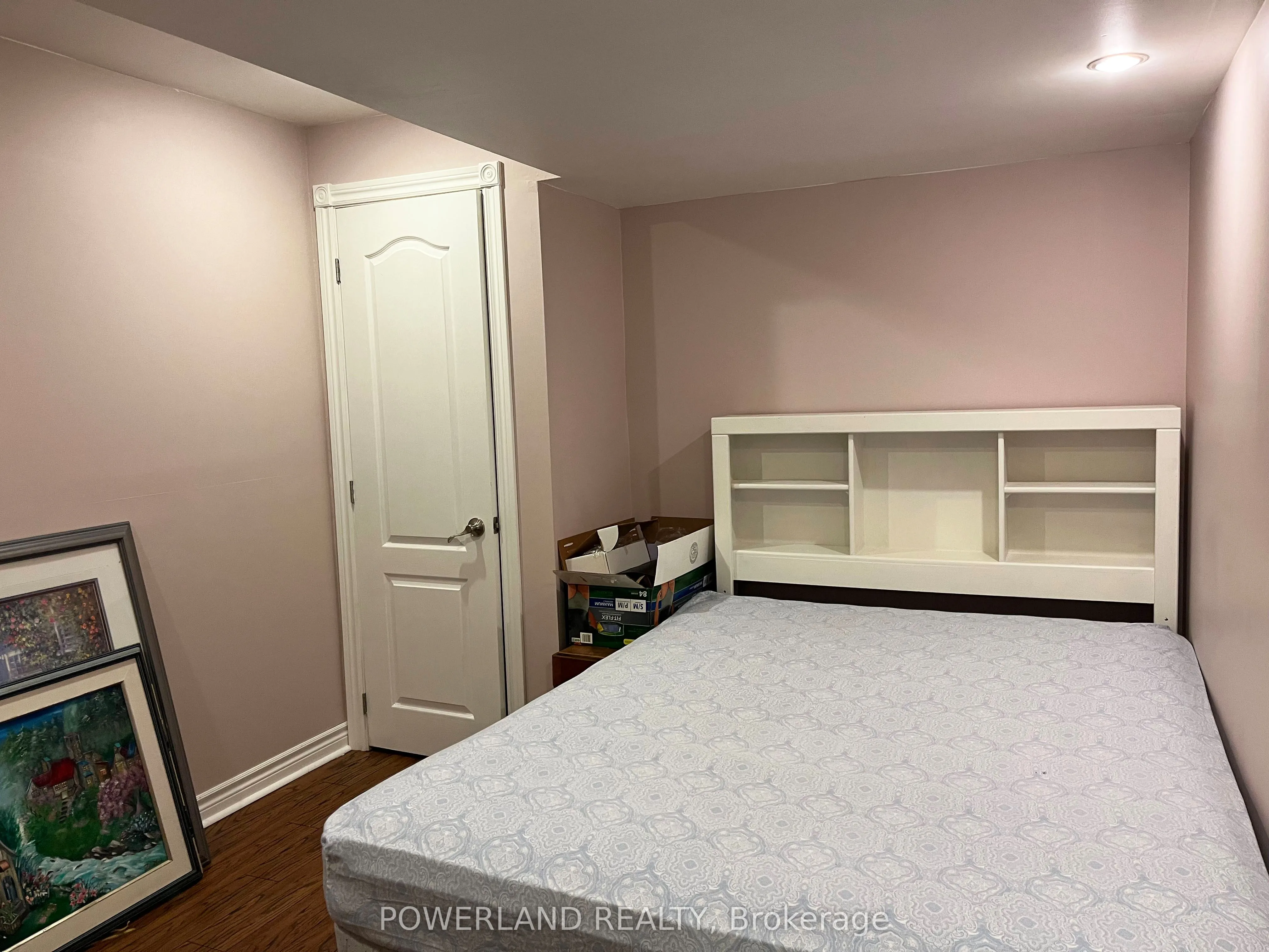 249 Kennedy Street W