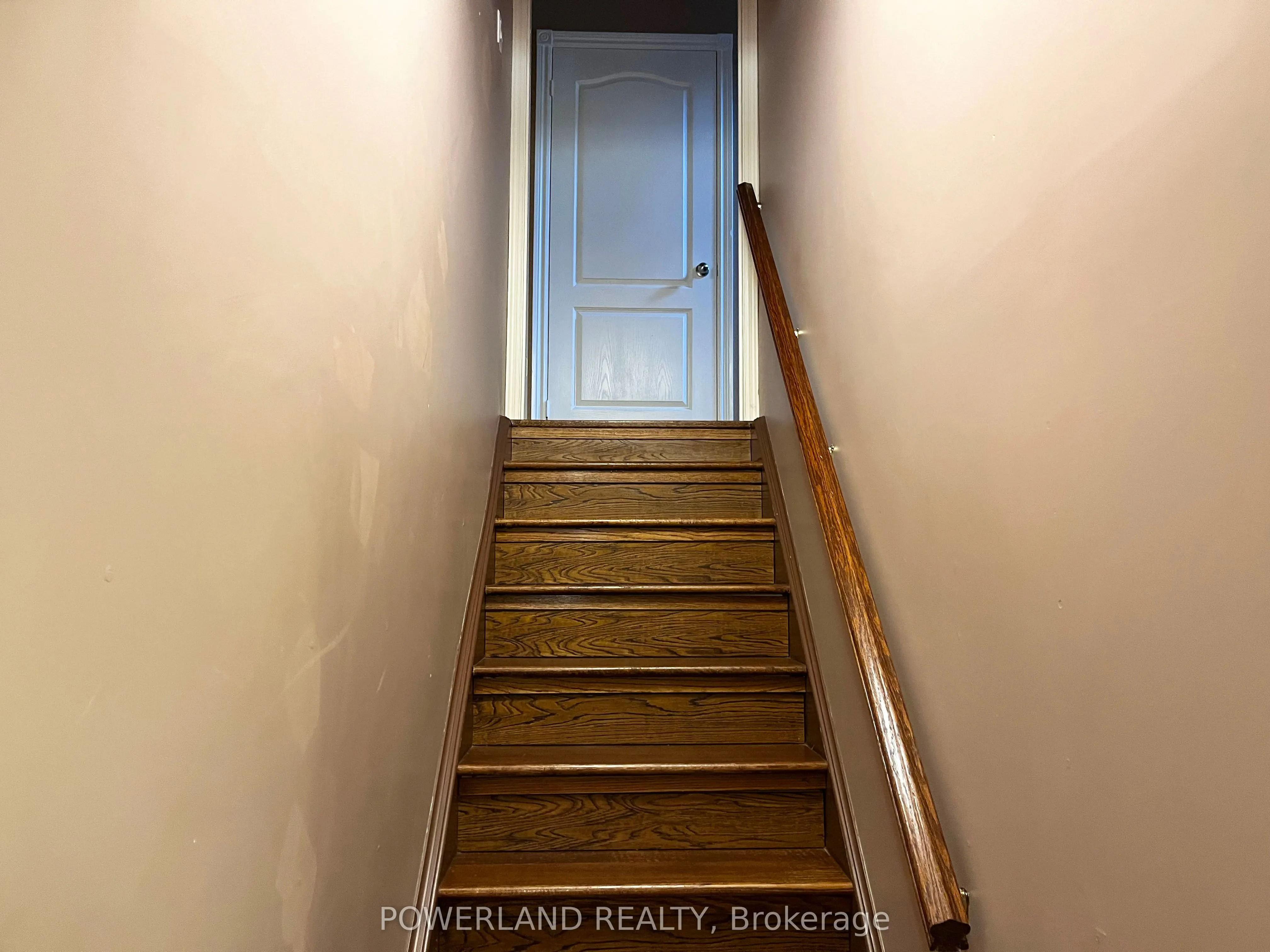 249 Kennedy Street W