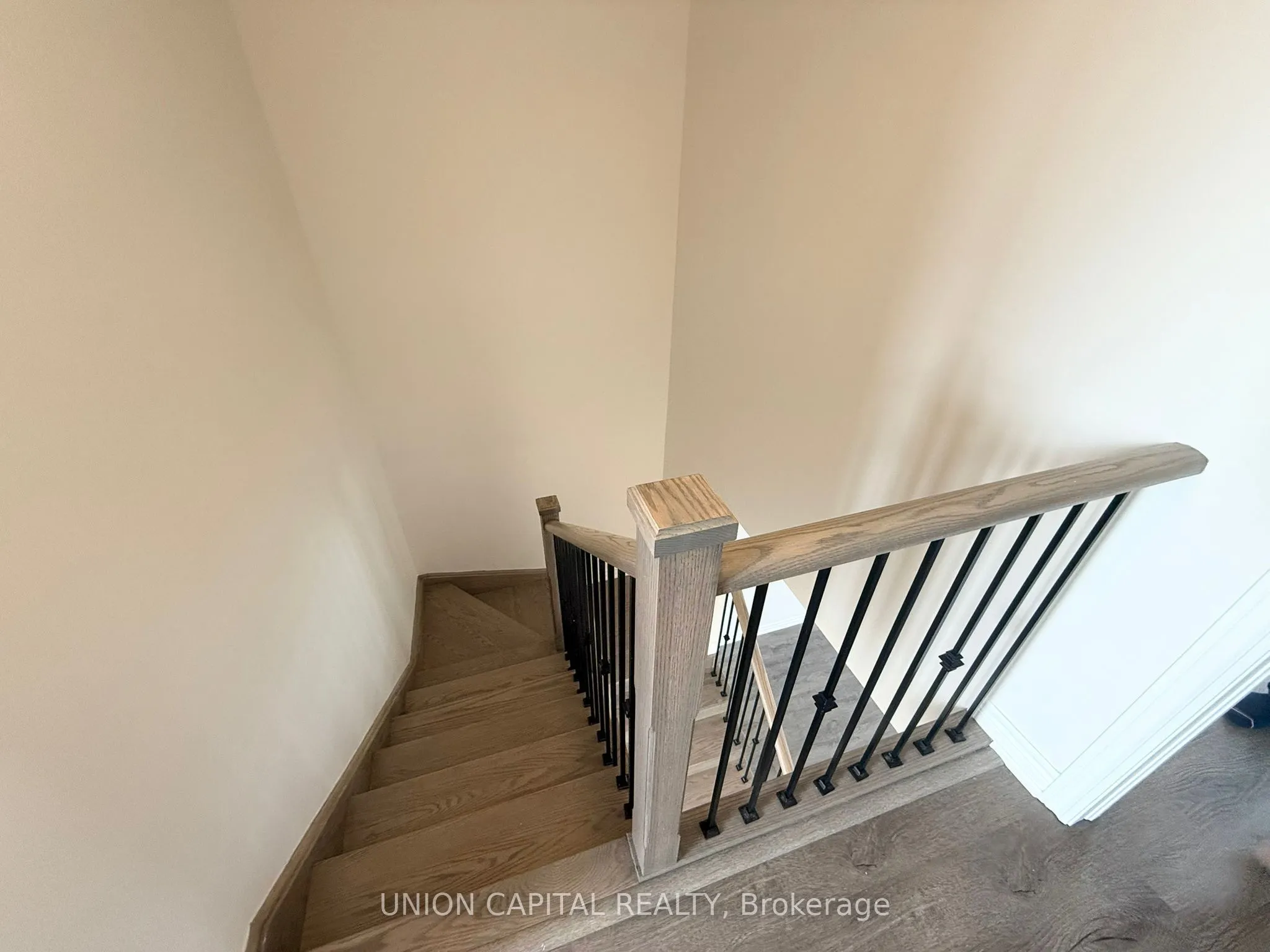 22 Robert Eaton Avenue