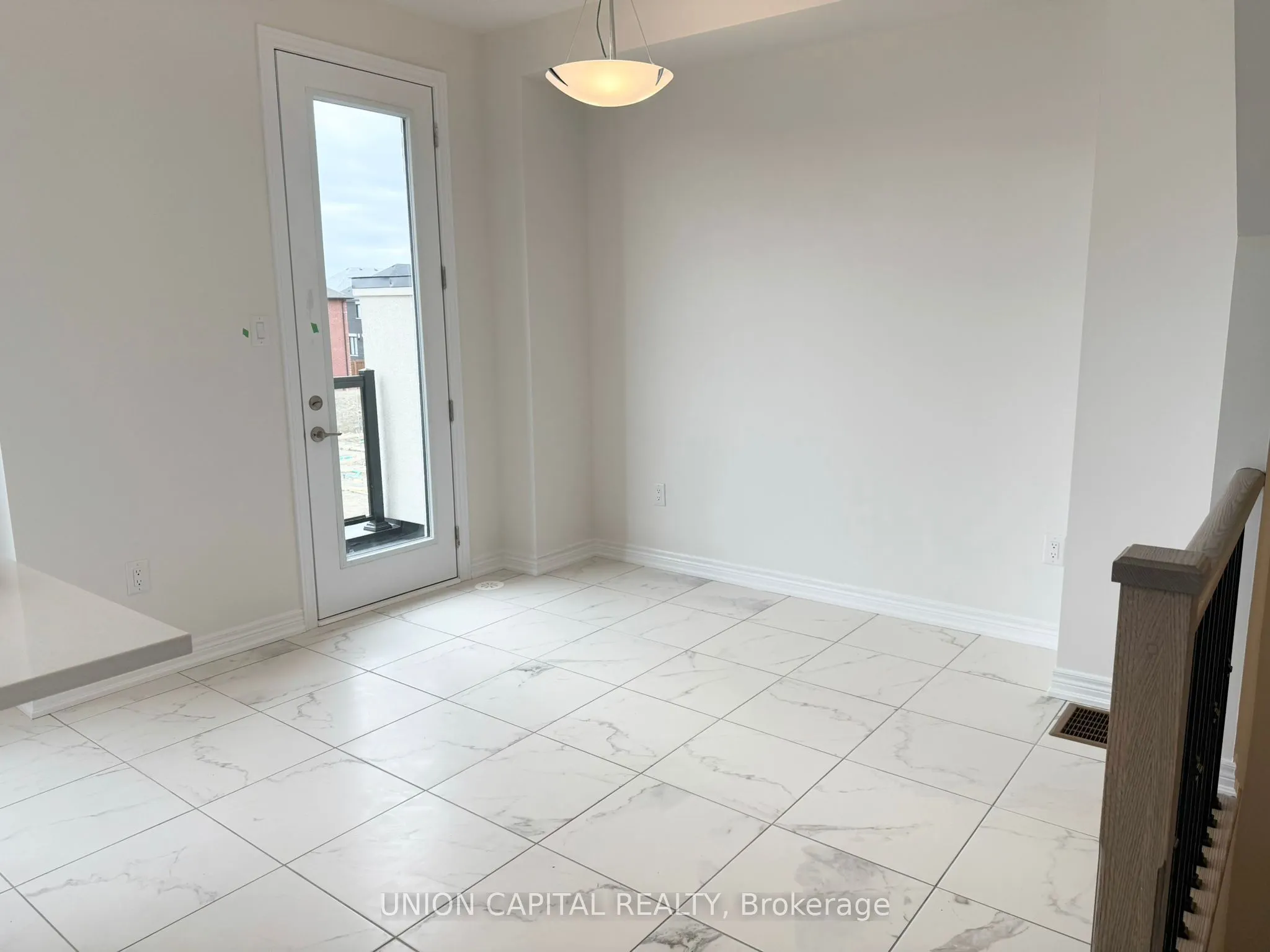 22 Robert Eaton Avenue