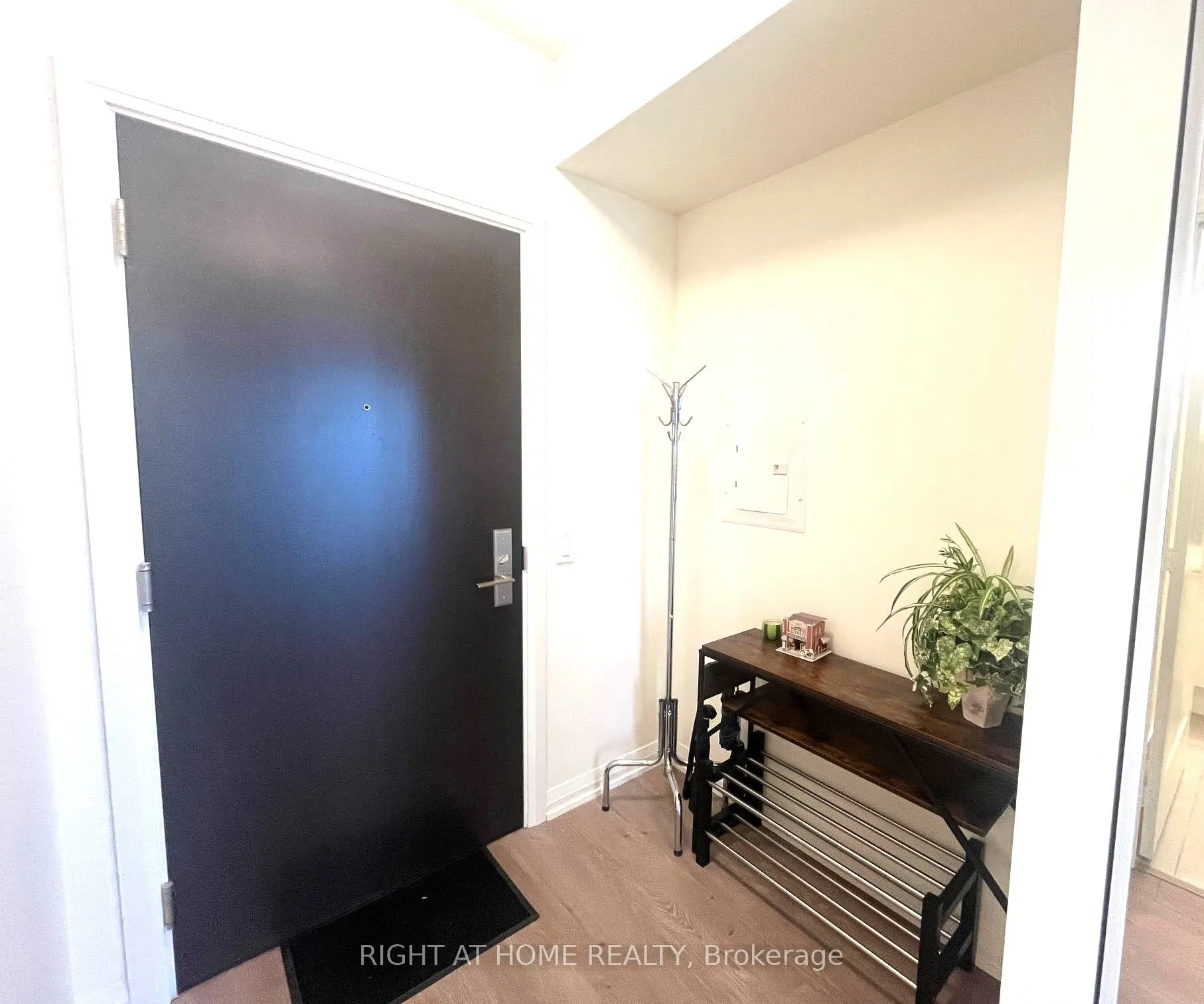 9000 Jane Street, #1616
