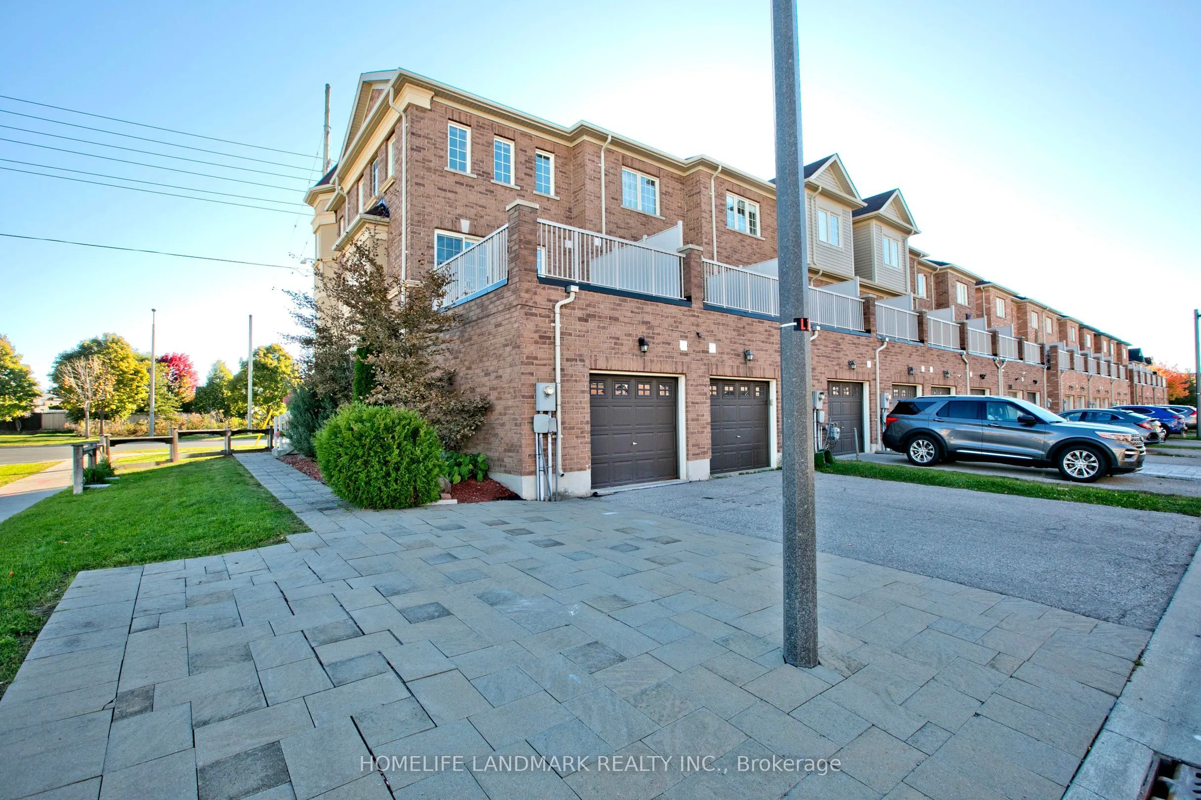 2 Percy Reesor Street