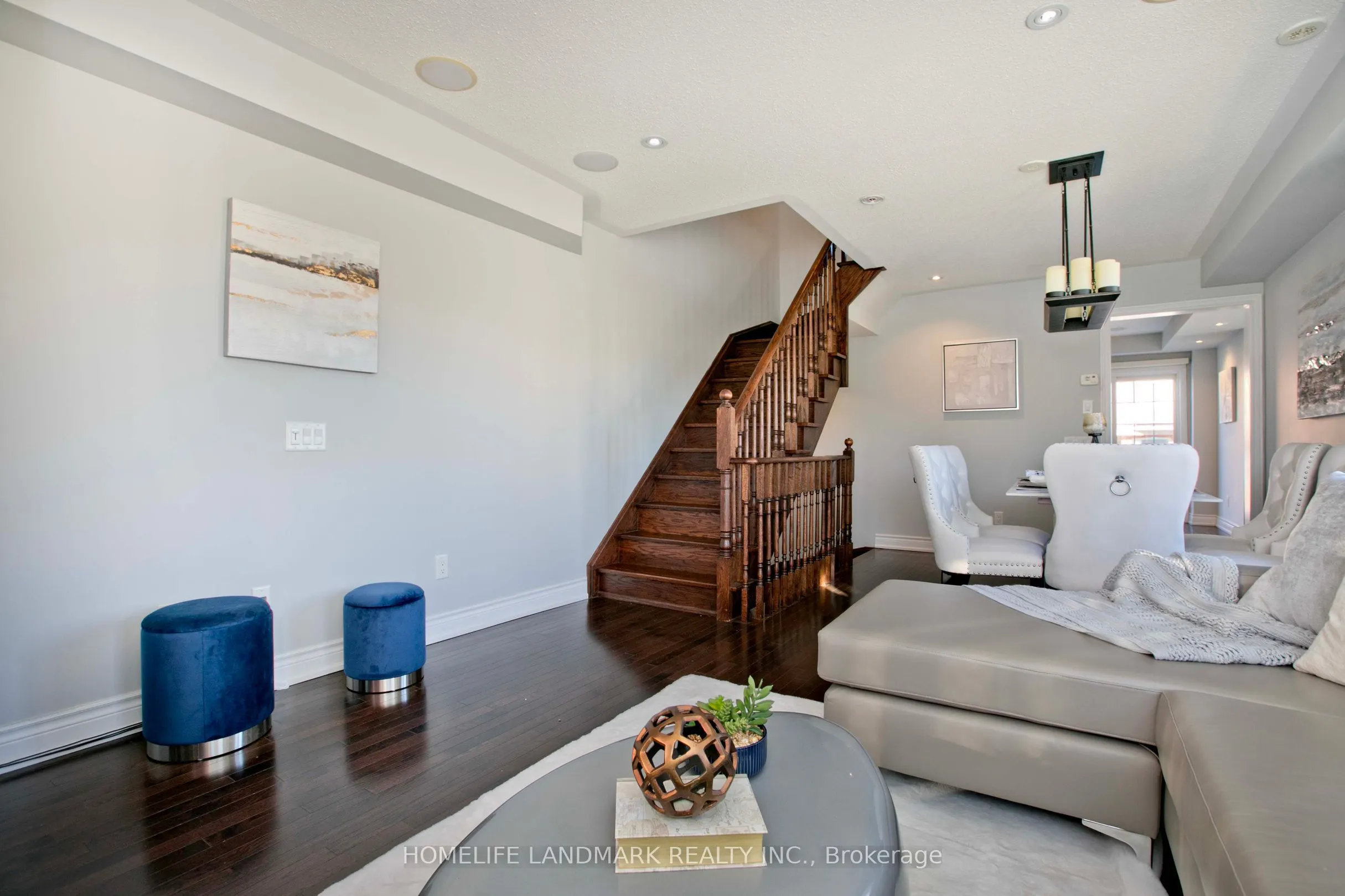 2 Percy Reesor Street