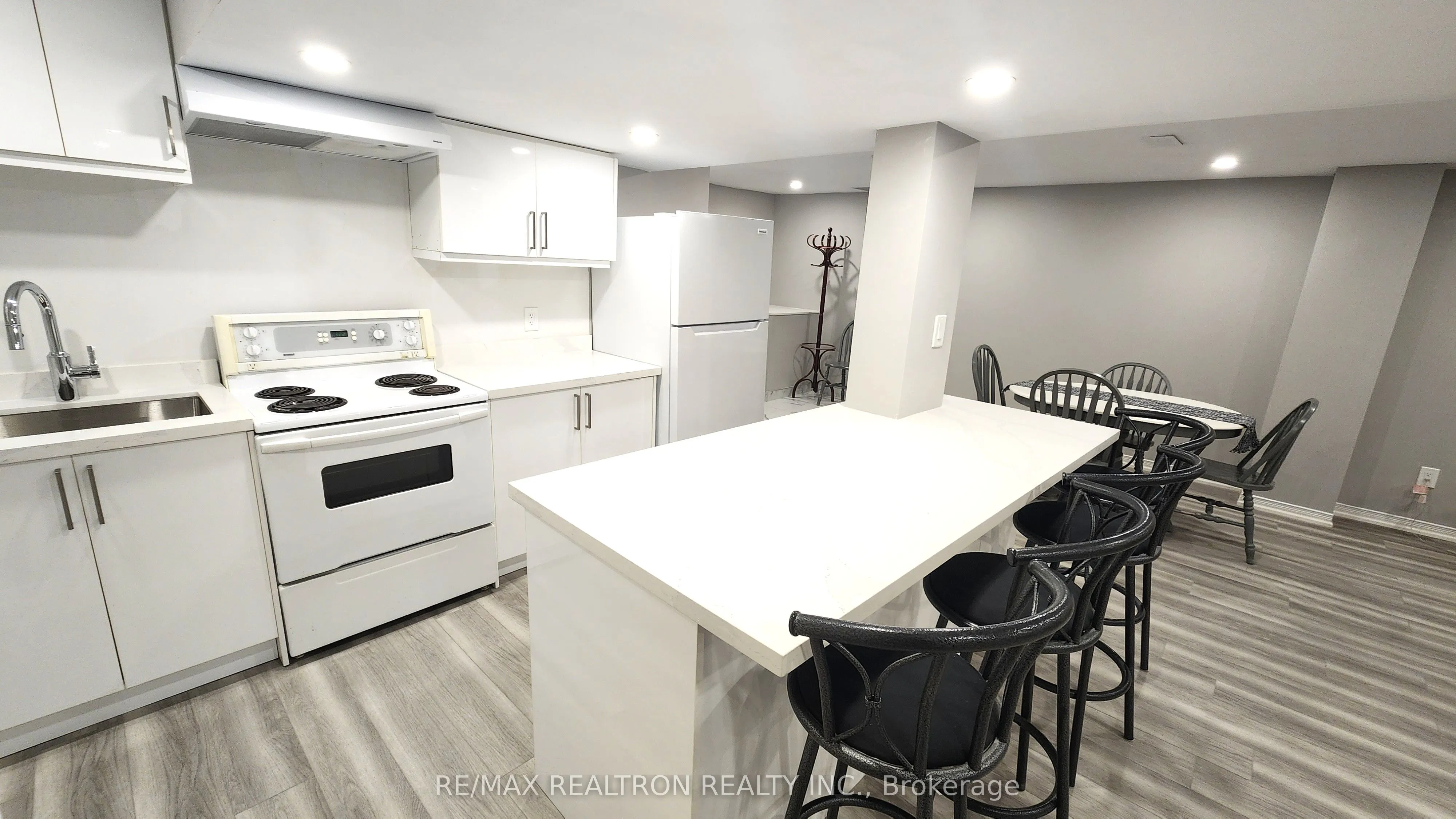 689 Leslie Valley Drive, #BSMT