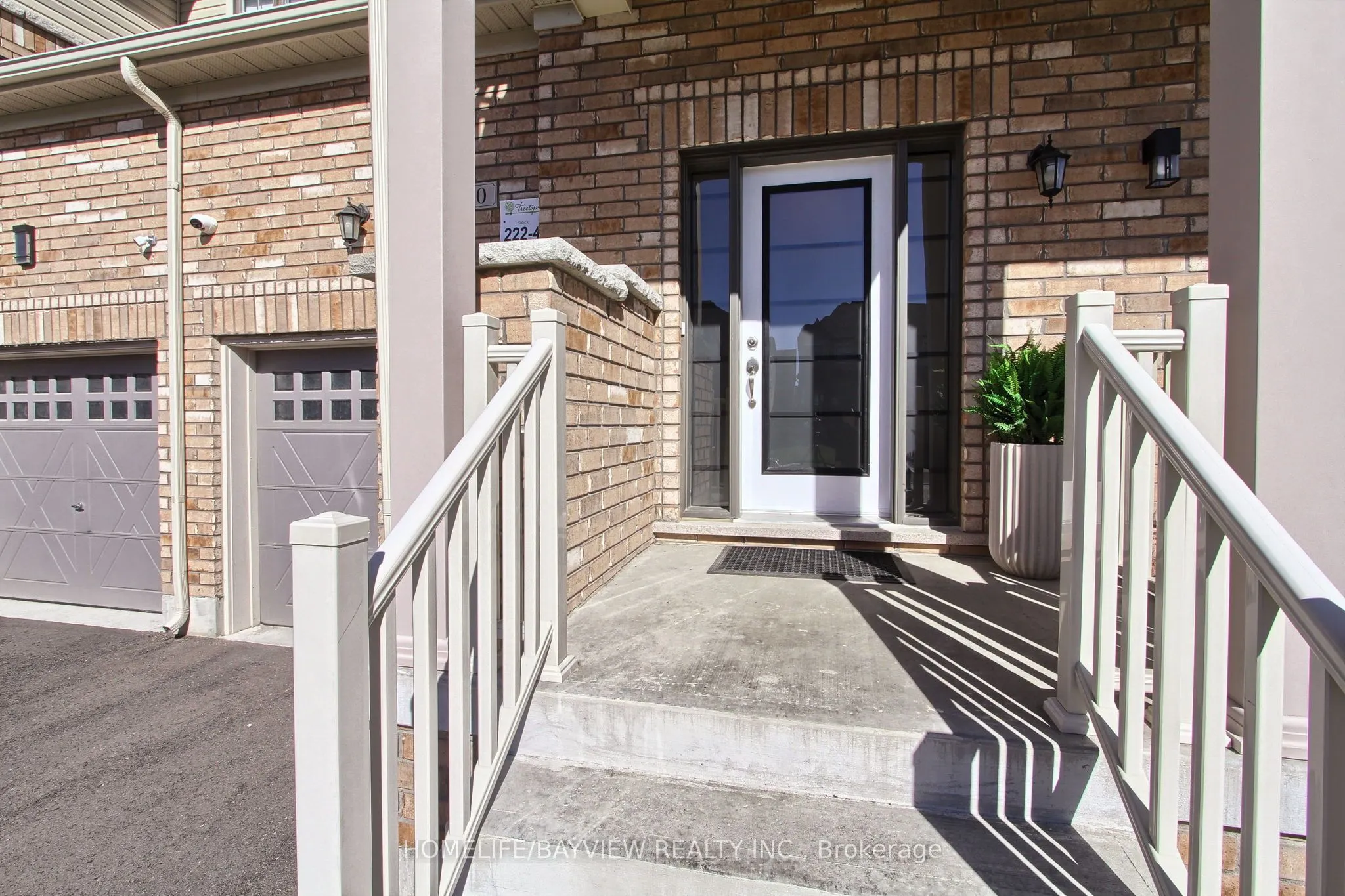 70 Lorne Thomas Place