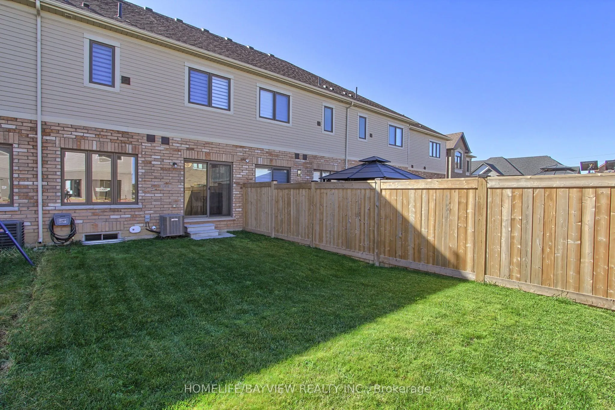 70 Lorne Thomas Place