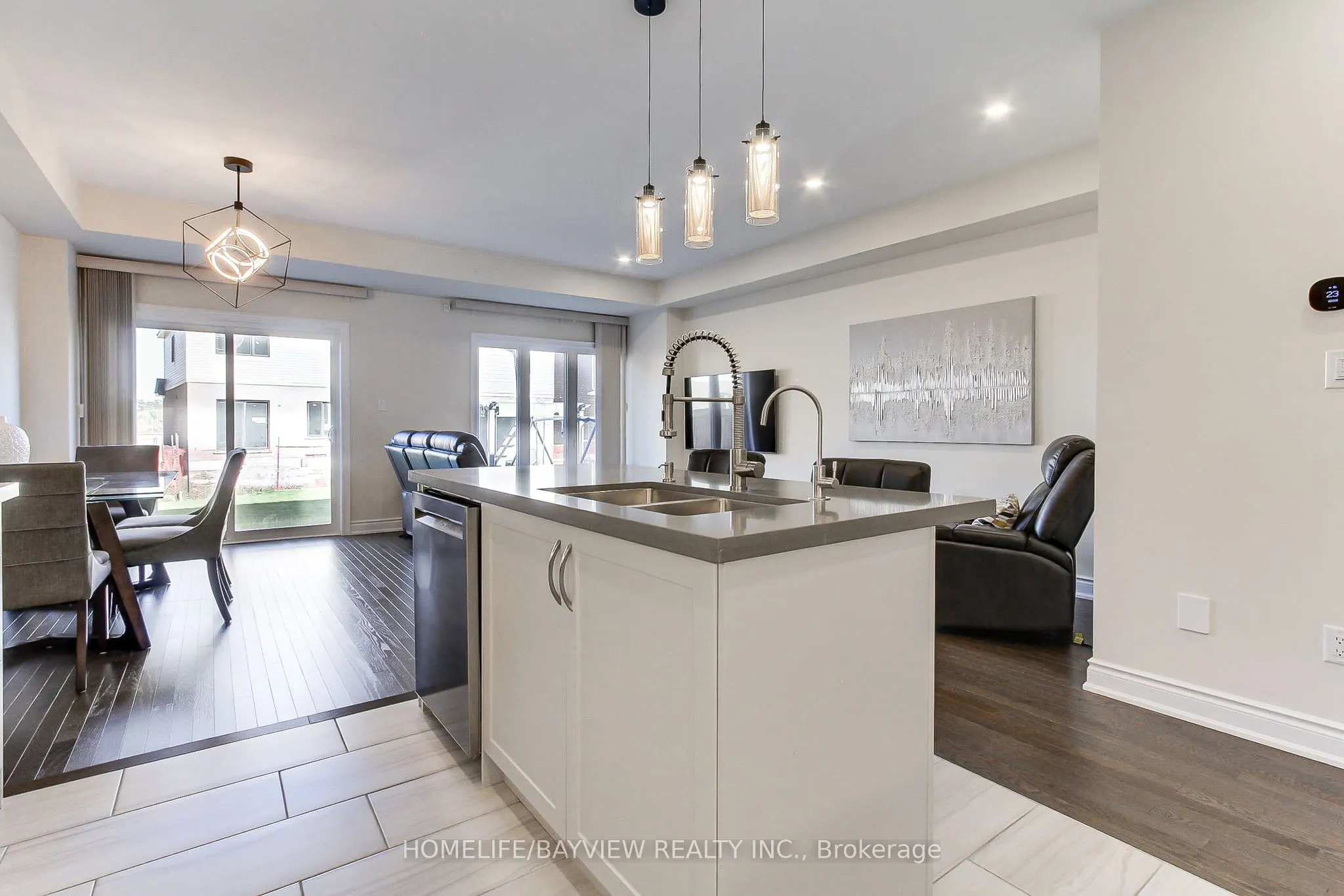 70 Lorne Thomas Place