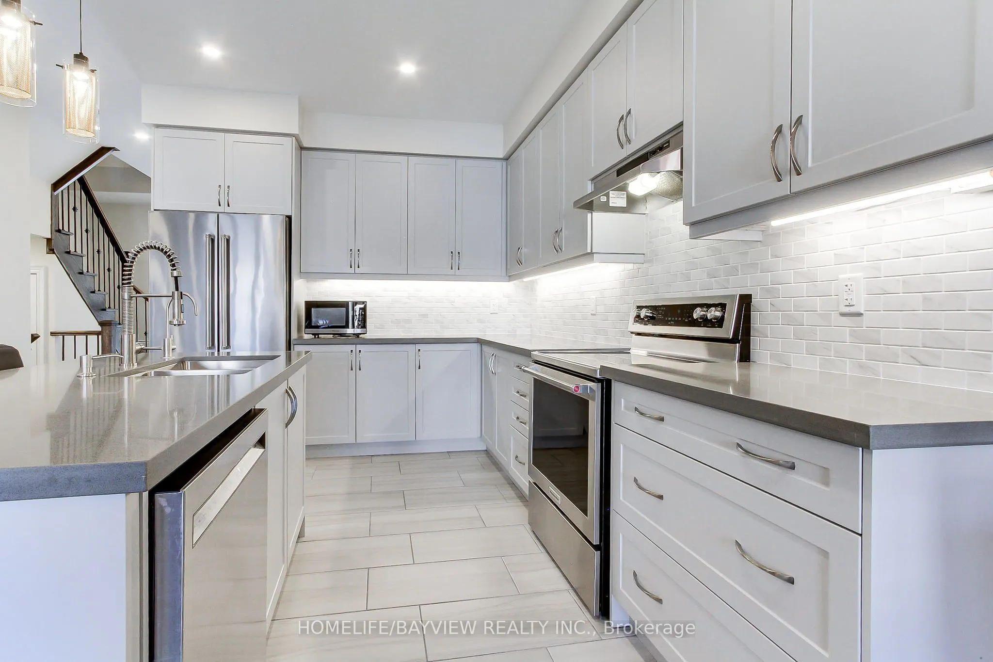 70 Lorne Thomas Place