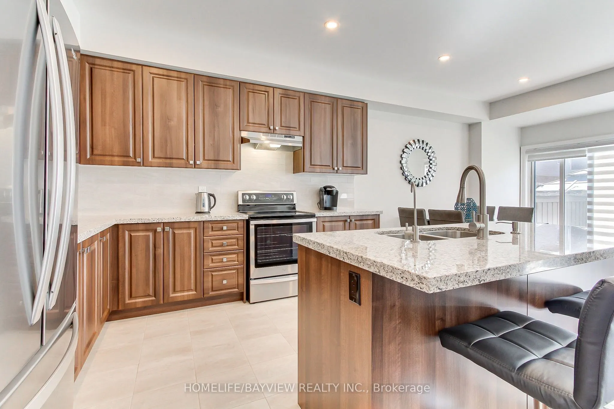 37 Arnold Crescent