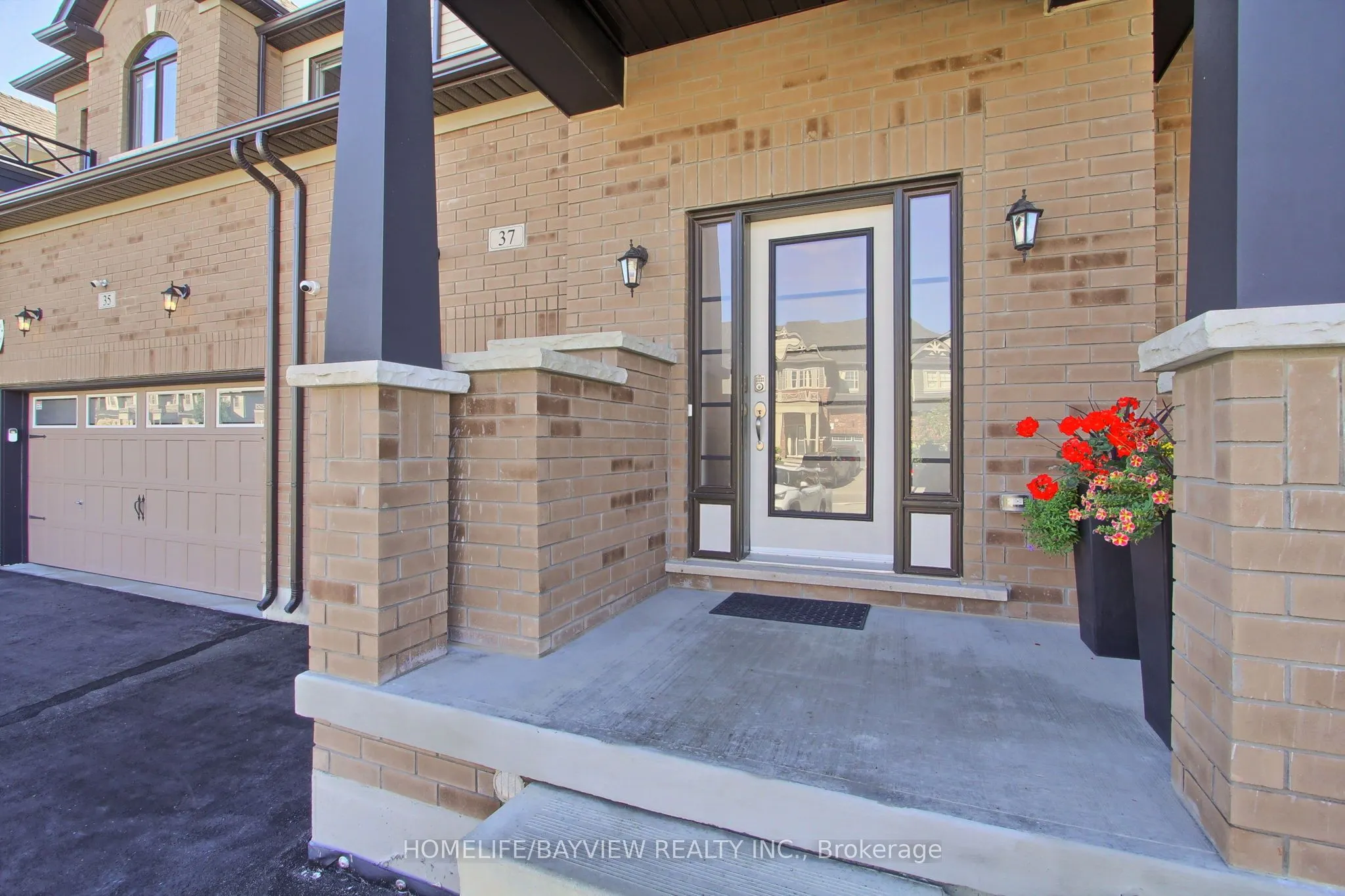37 Arnold Crescent