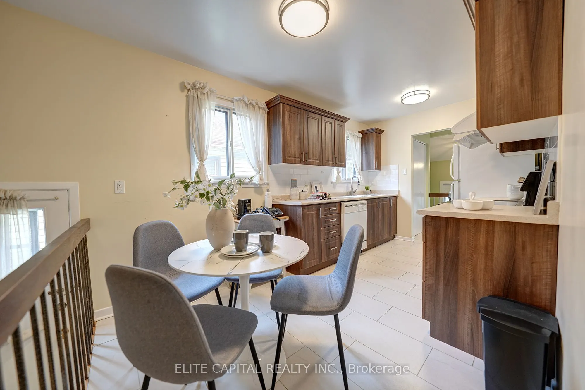 9 Snowshoe Crescent